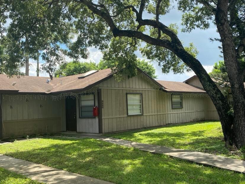 Country Grove Blvd, West Palm Beach, FL 33406