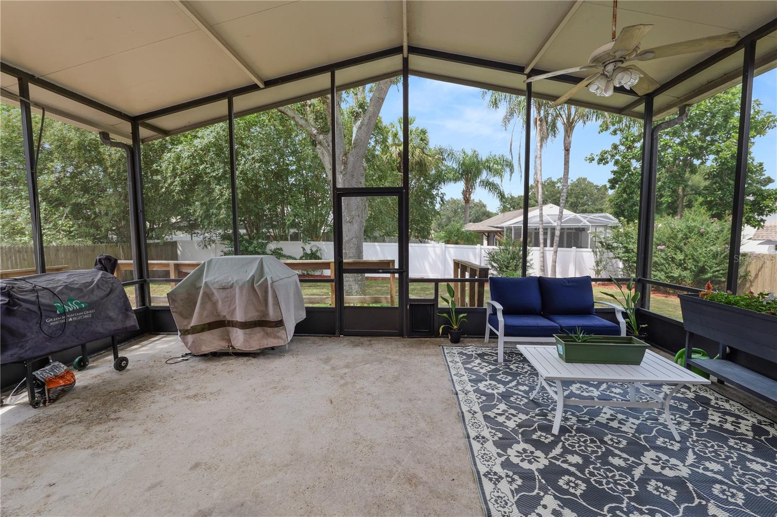 Street Lucia Dr, Lakeland, FL 33812