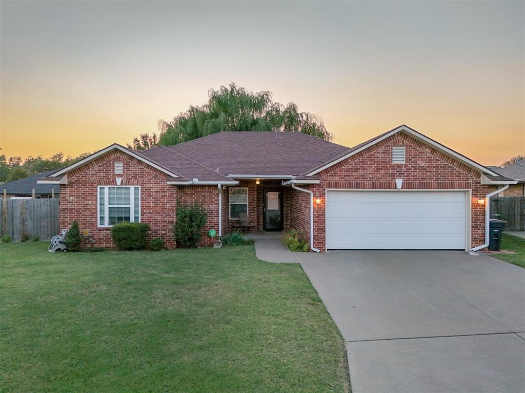 Aspen Pl, Shawnee, OK 74804