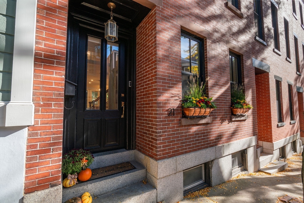 Auburn St, Charlestown, MA 02129