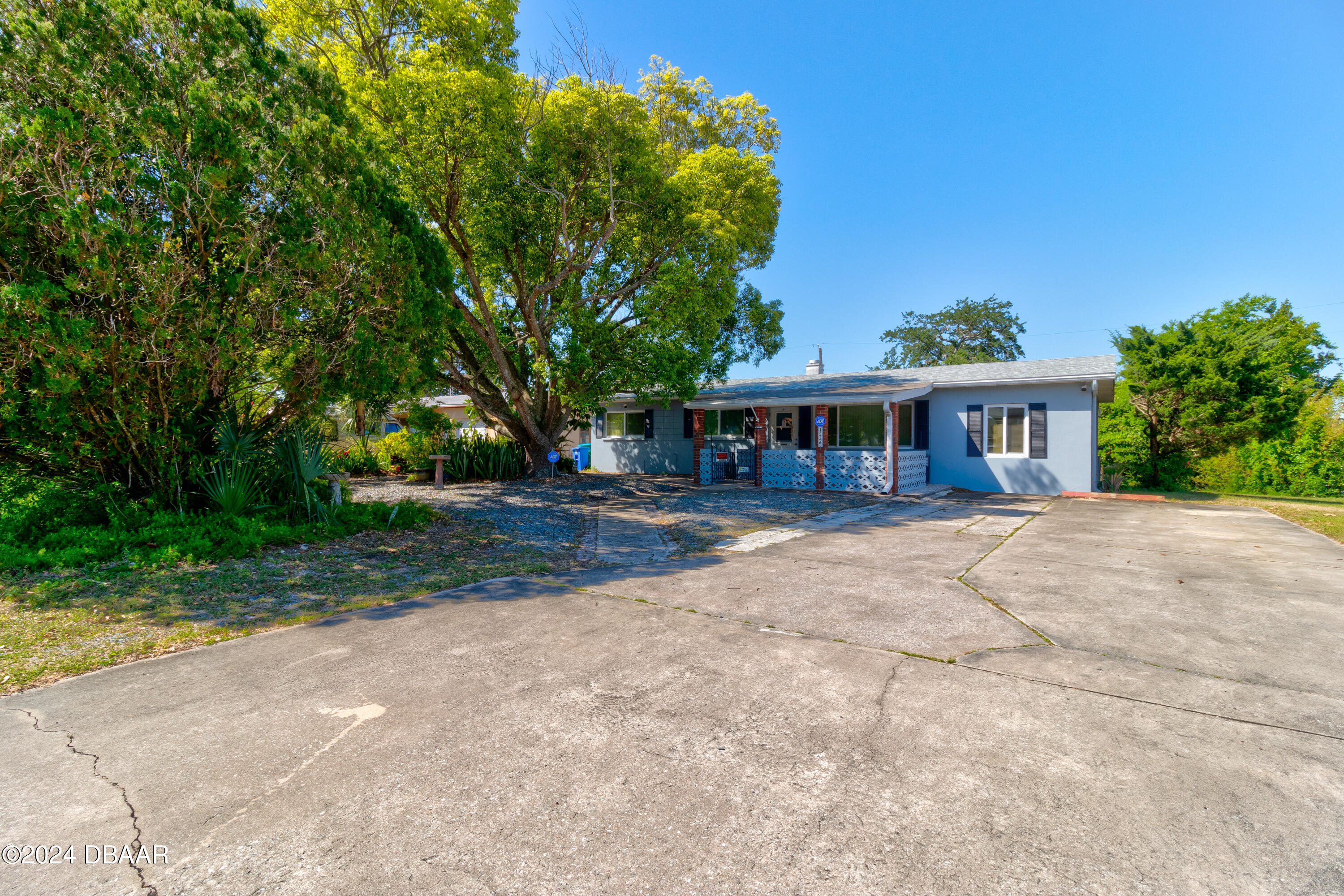 Ridge Ave, Daytona Beach, FL 32117