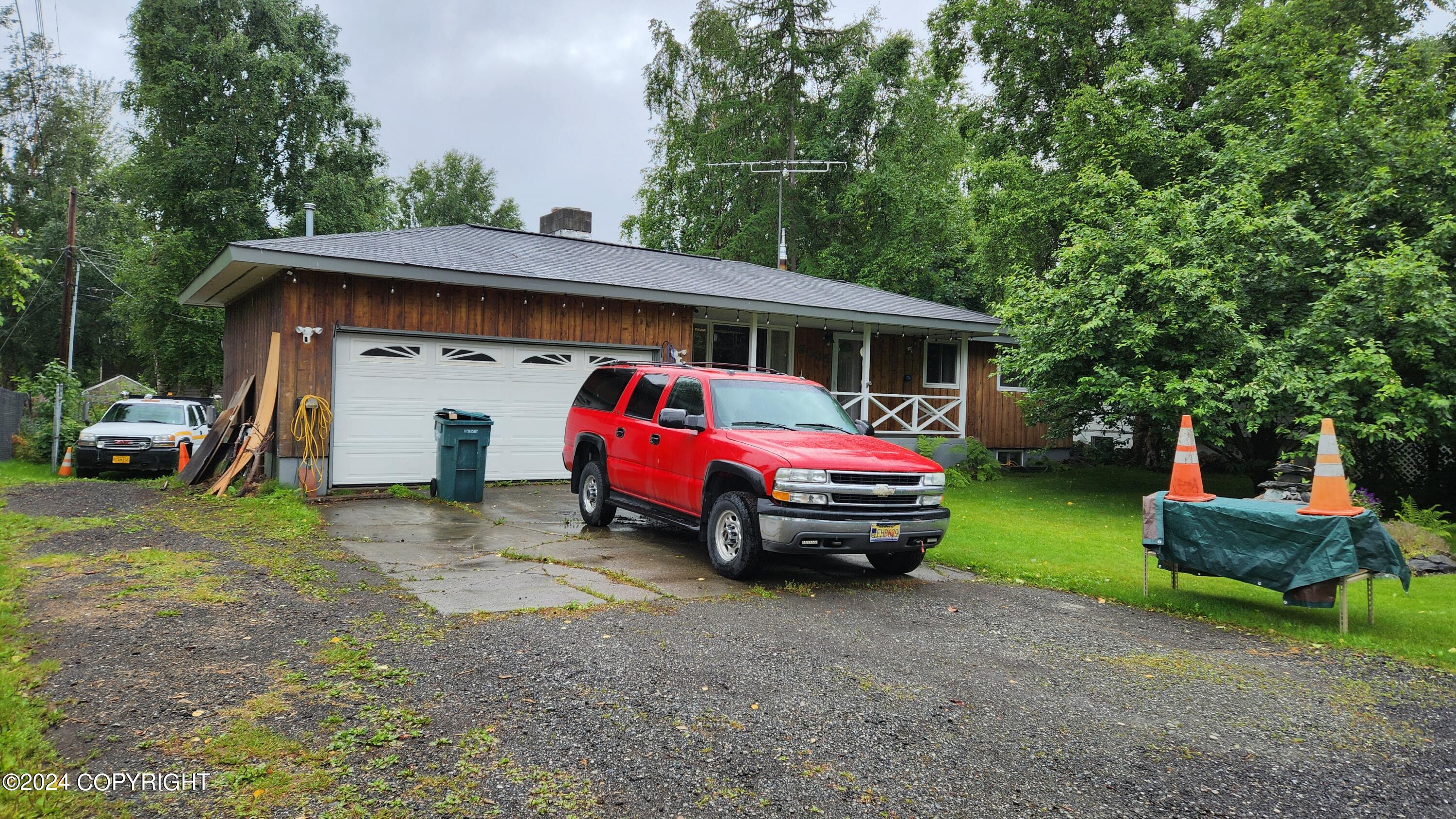 Lloyd Dr, Anchorage, AK 99502