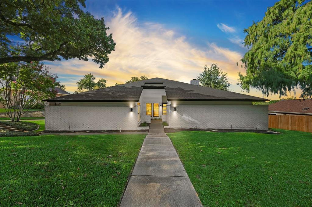 Crest Dr, Colleyville, TX 76034