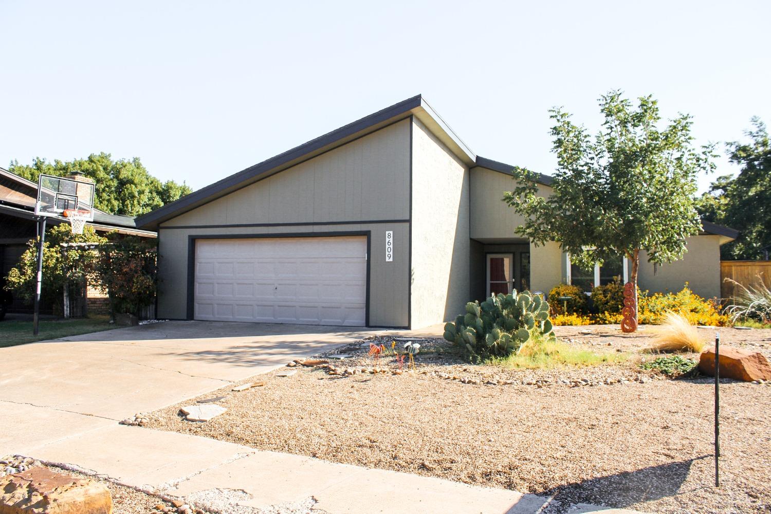 Kenosha Dr, Lubbock, TX 79423