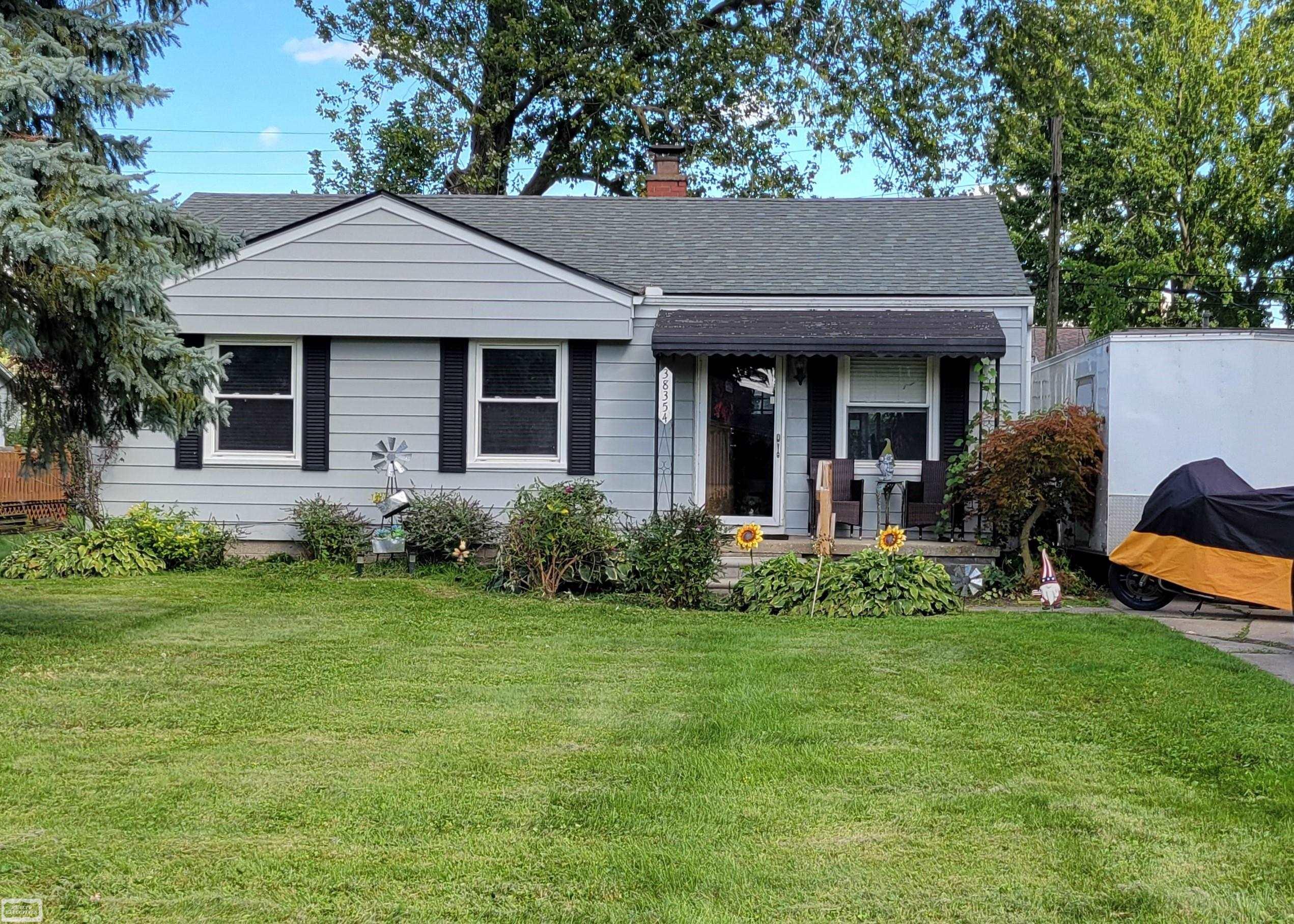 Mallast St, Harrison Township, MI 48045