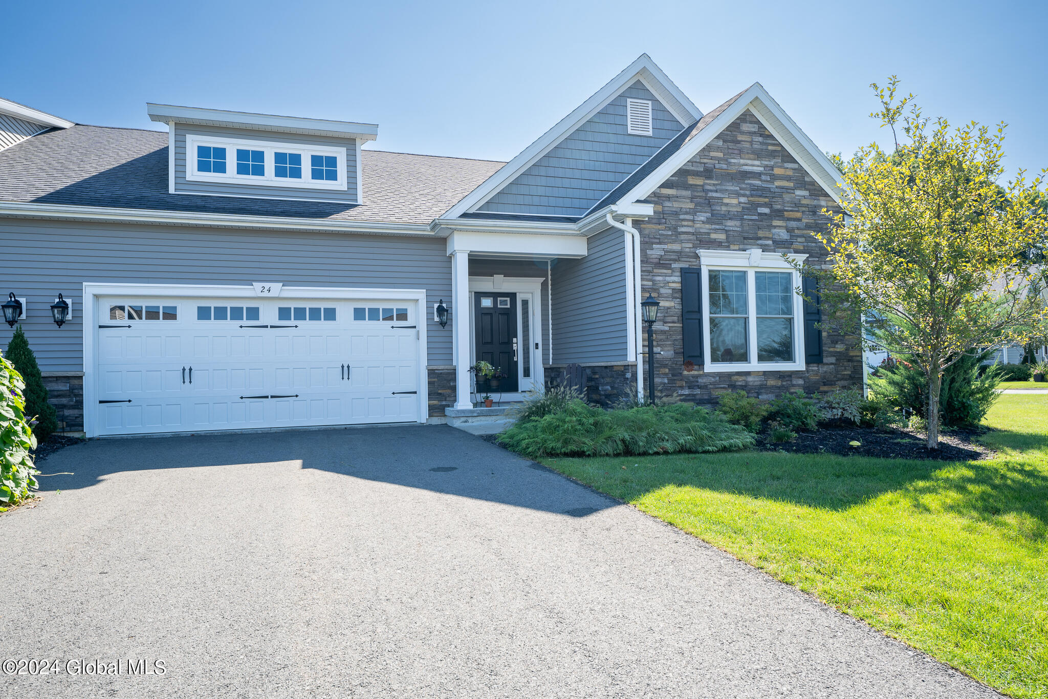 David Dr, Glenmont, NY 12077