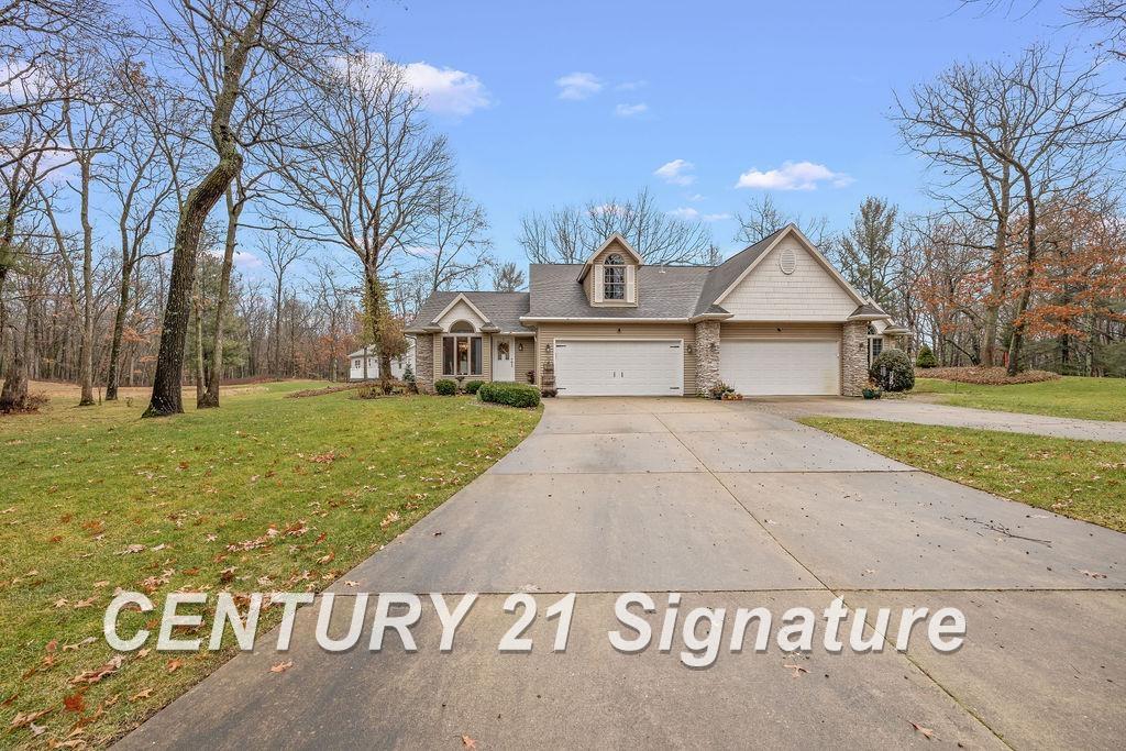 Kilkenny Dr, Caseville, MI 48725