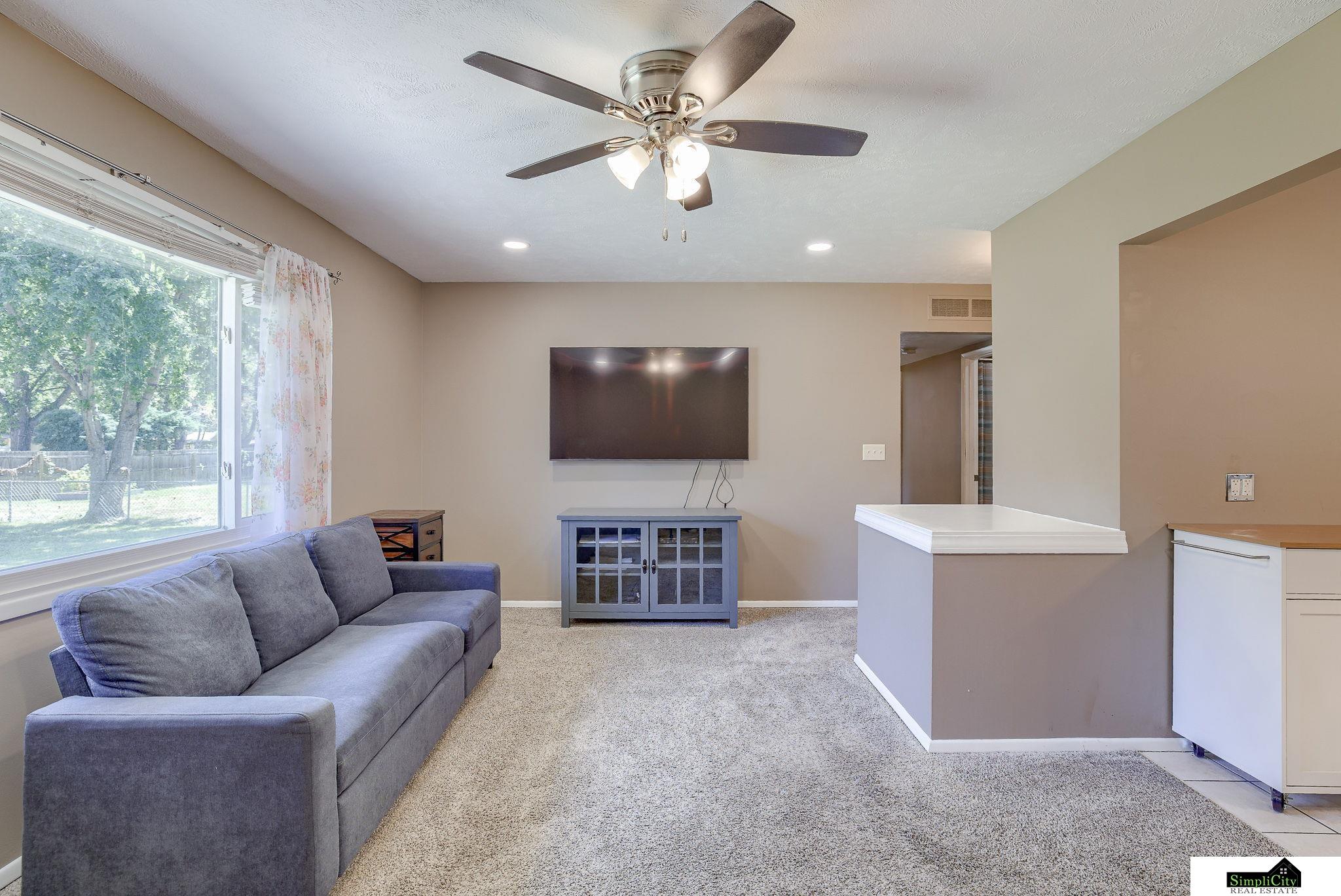 Northborough Ln, Lincoln, NE 68505