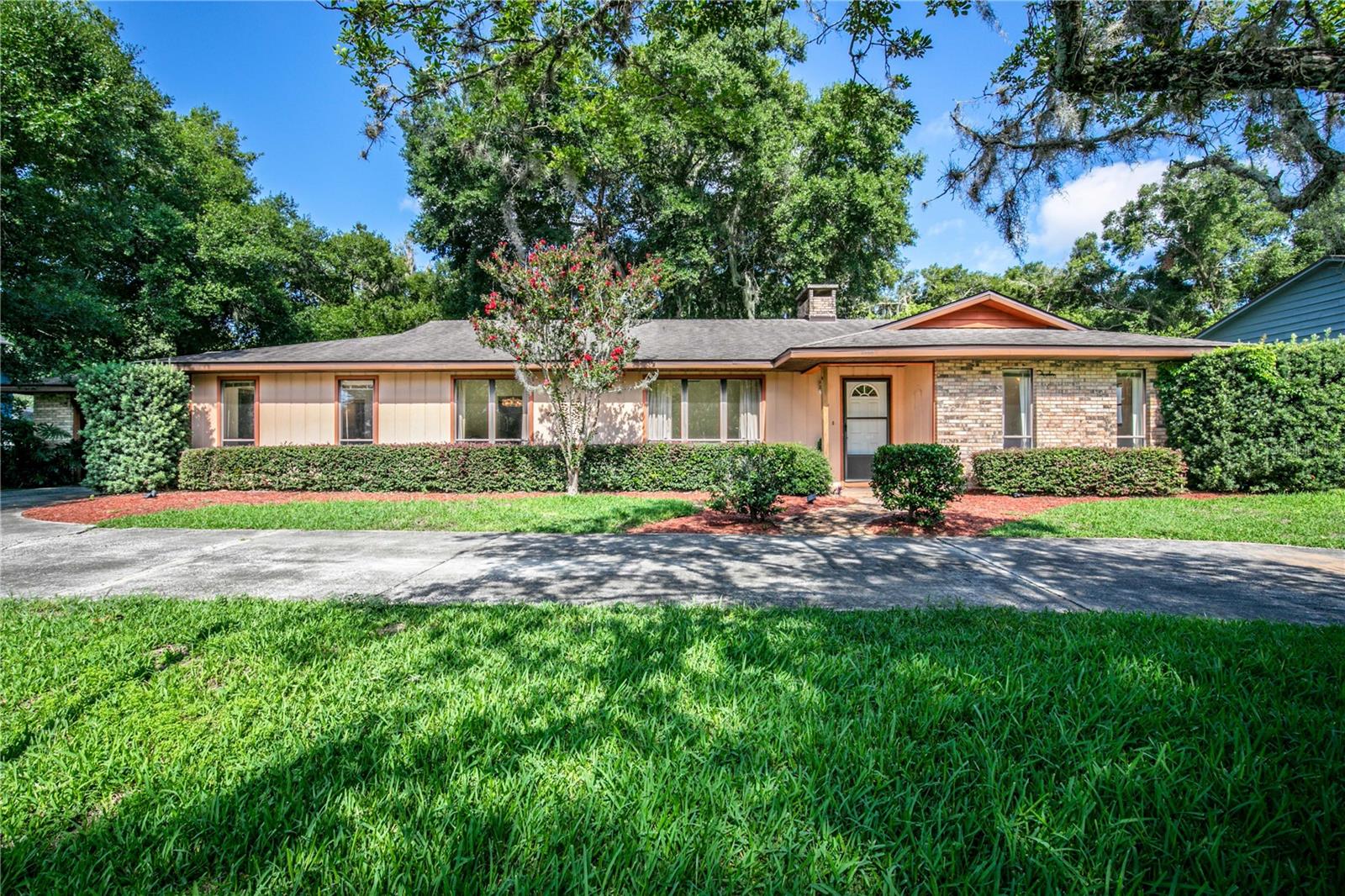 Fahnstock St, Eustis, FL 32726
