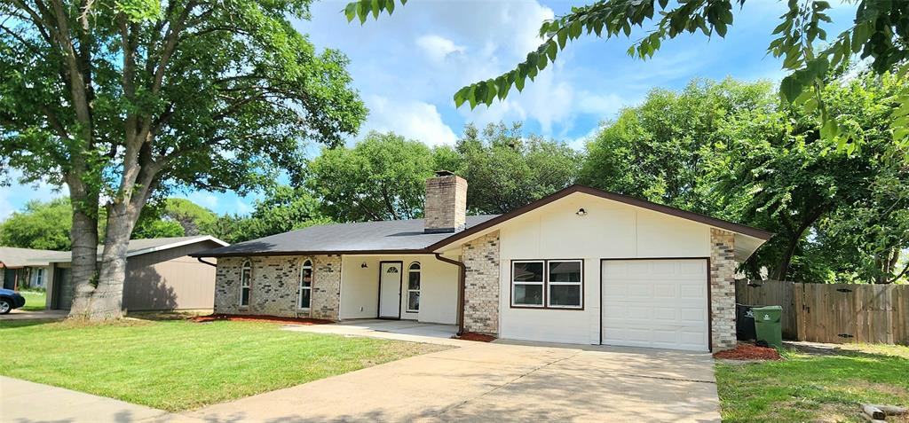 Wickersham Dr, Arlington, TX 76014