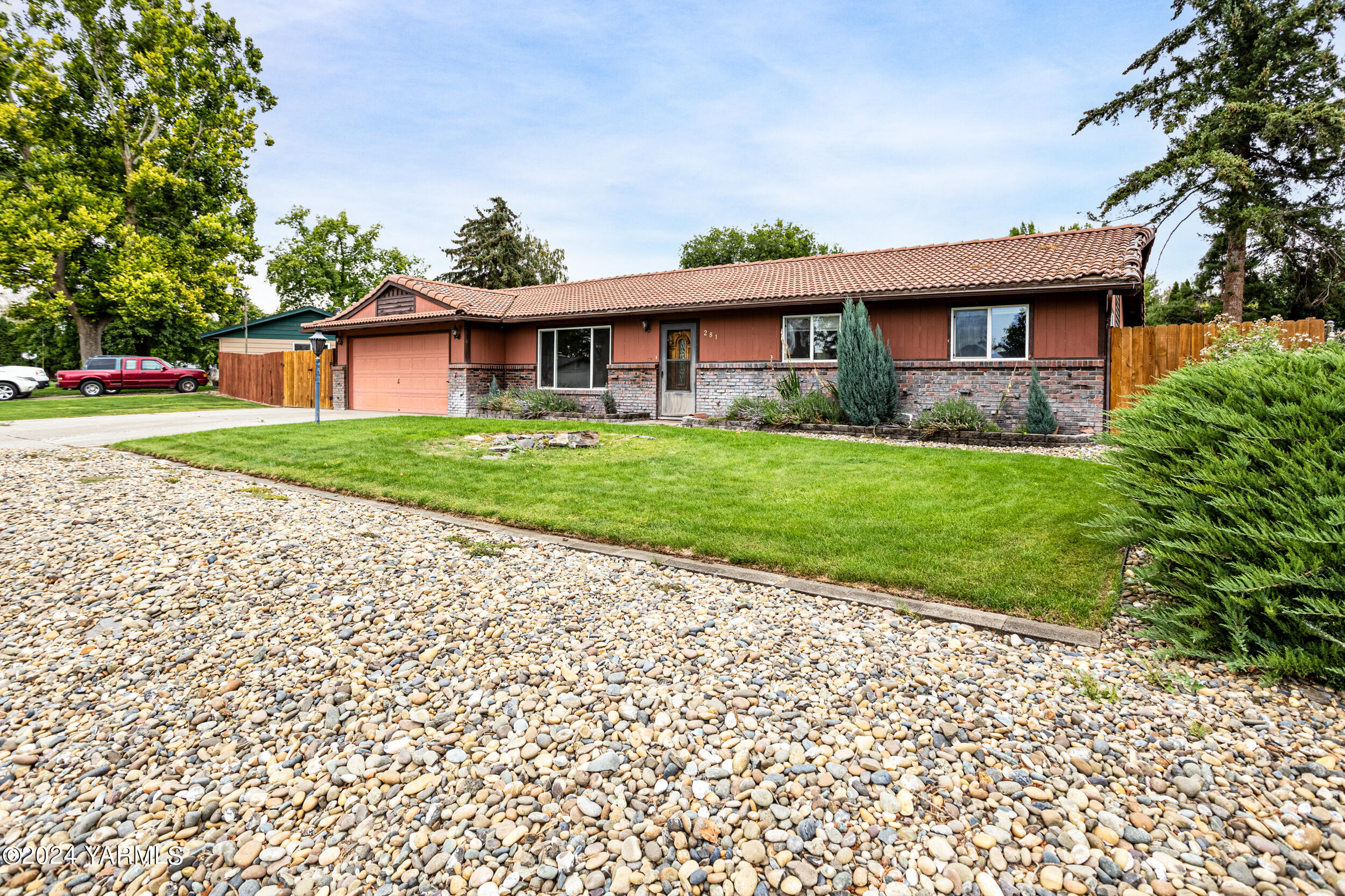 Suntides Blvd, Yakima, WA 98908