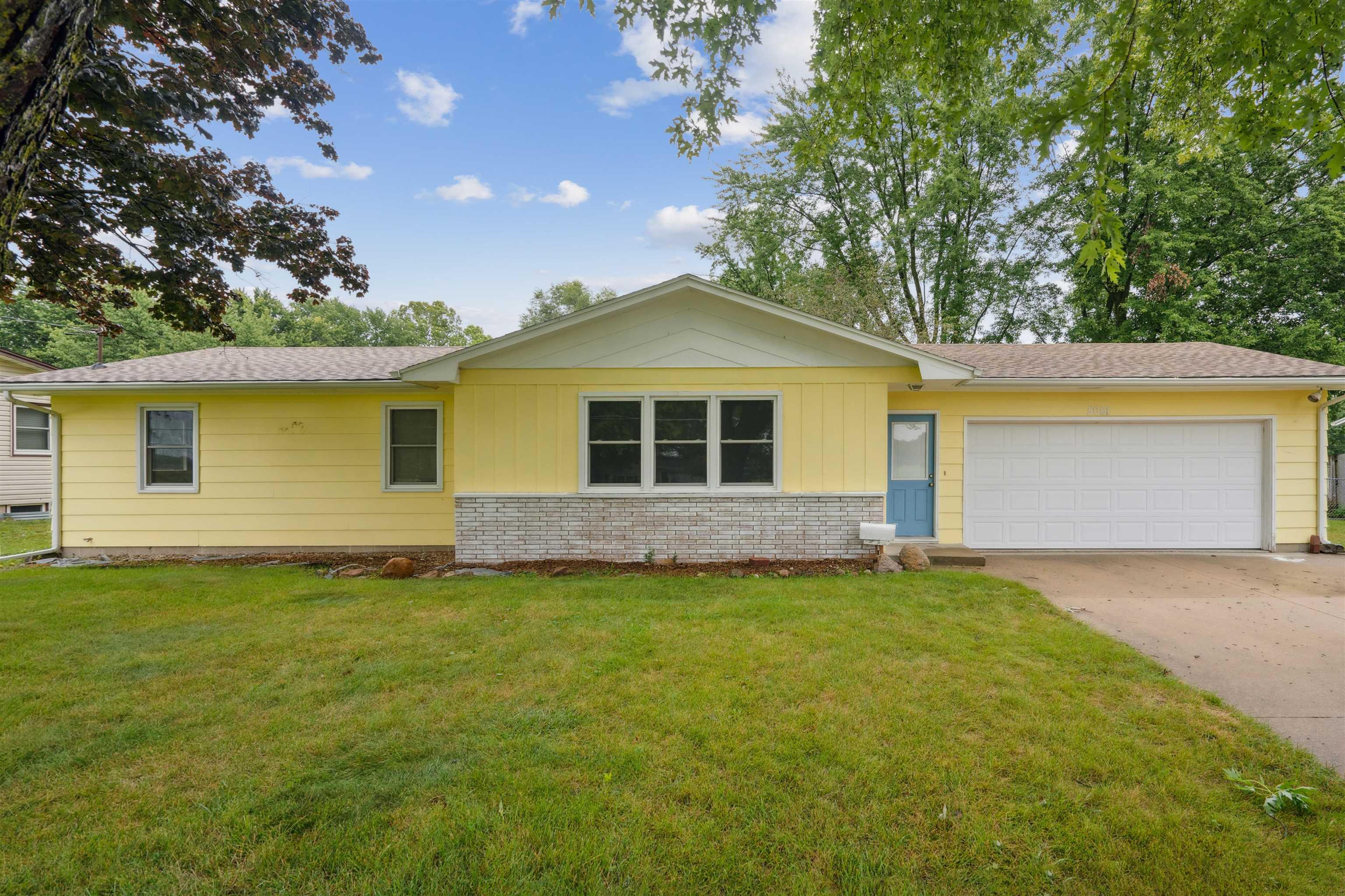 Foulk Rd, Waterloo, IA 50702