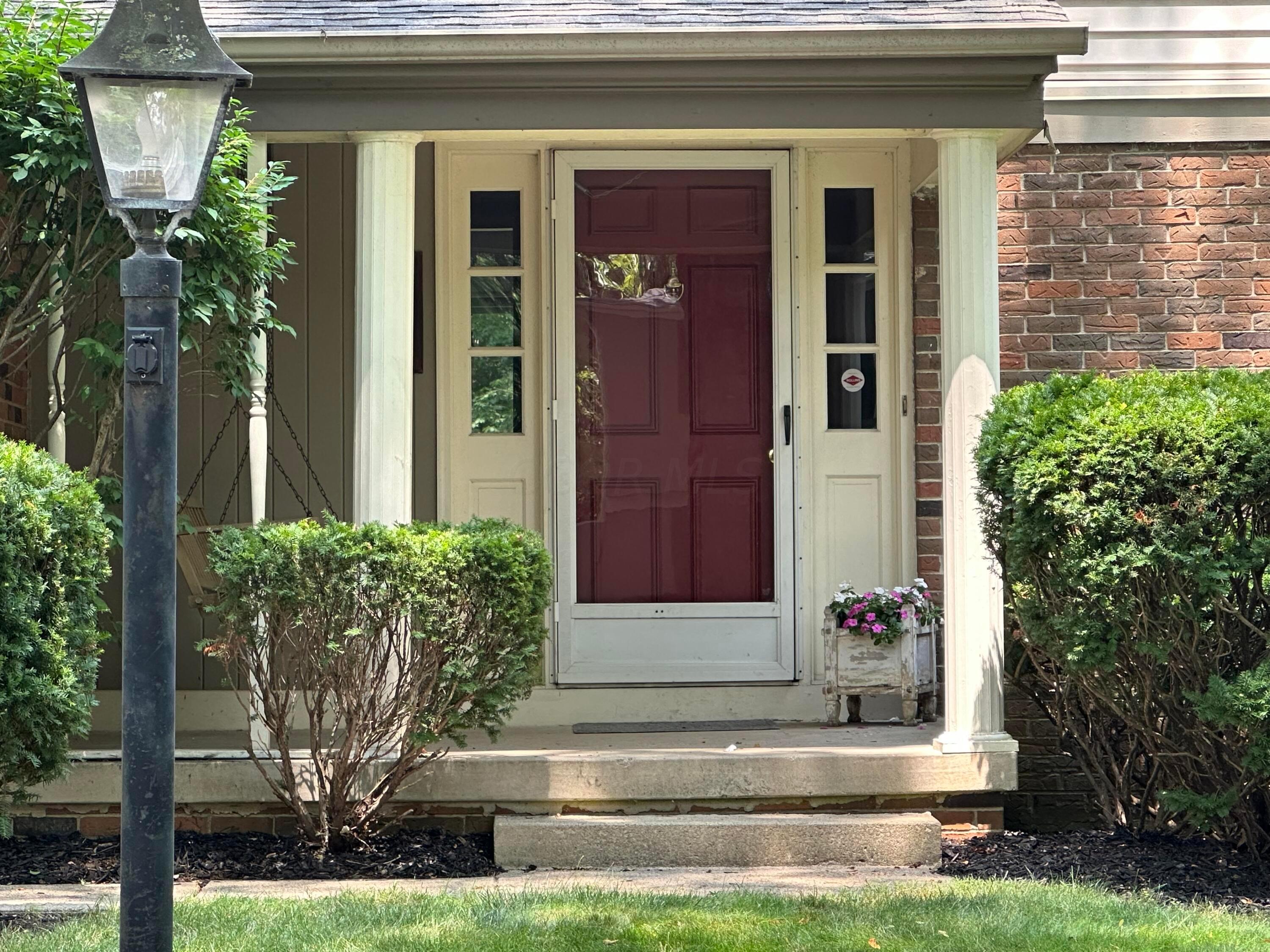 Middlebury Dr, Worthington, OH 43085