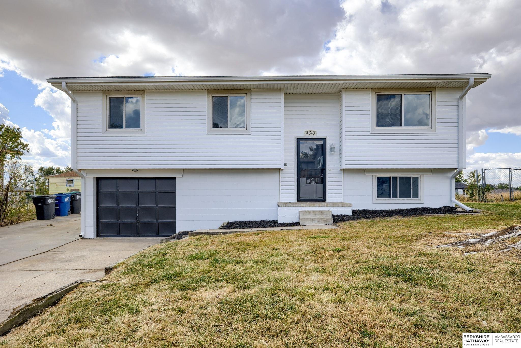 Ramblewood Dr, Elkhorn, NE 68022