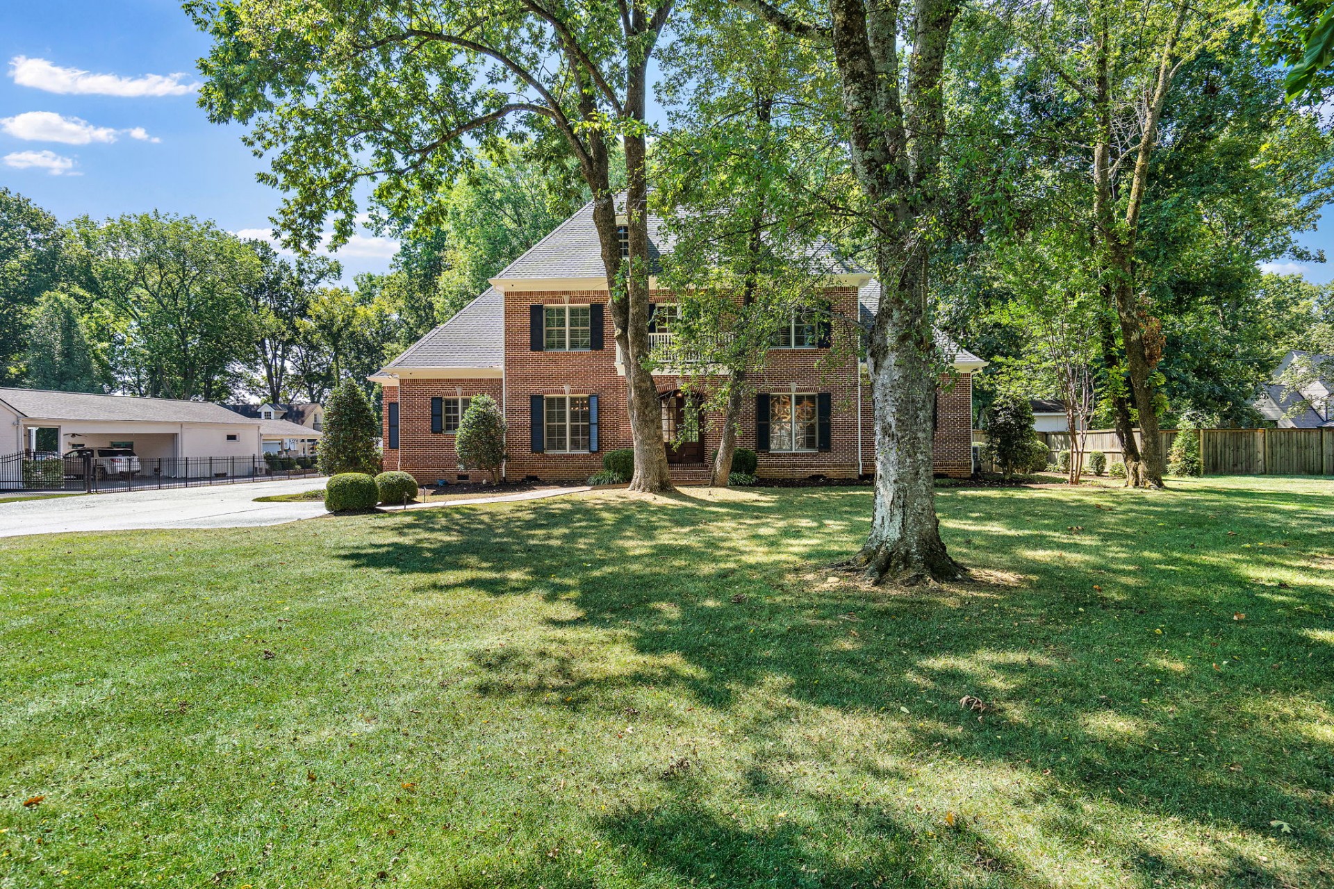 Bresslyn Rd, Nashville, TN 37205