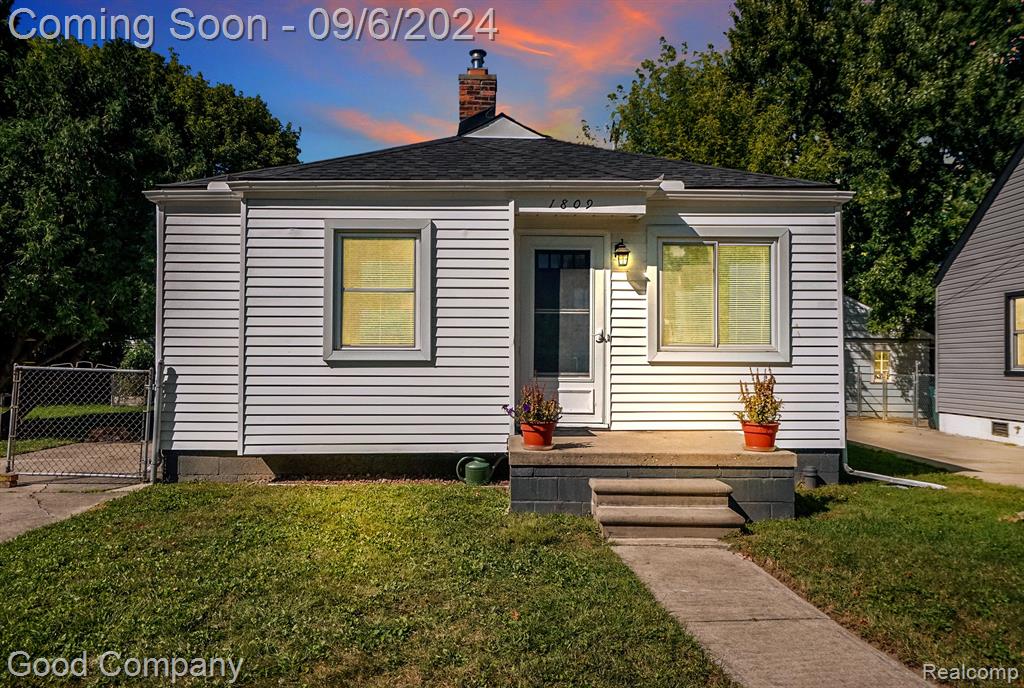 Dallas Ave, Royal Oak, MI 48067