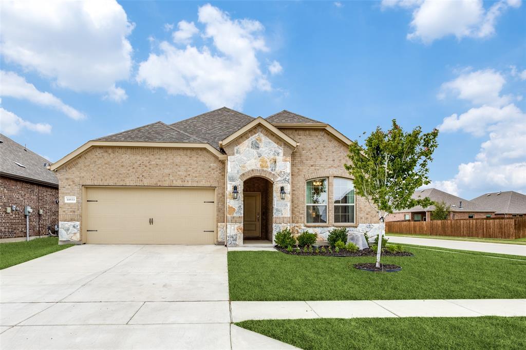 Gold Pan Trl, Aubrey, TX 76227