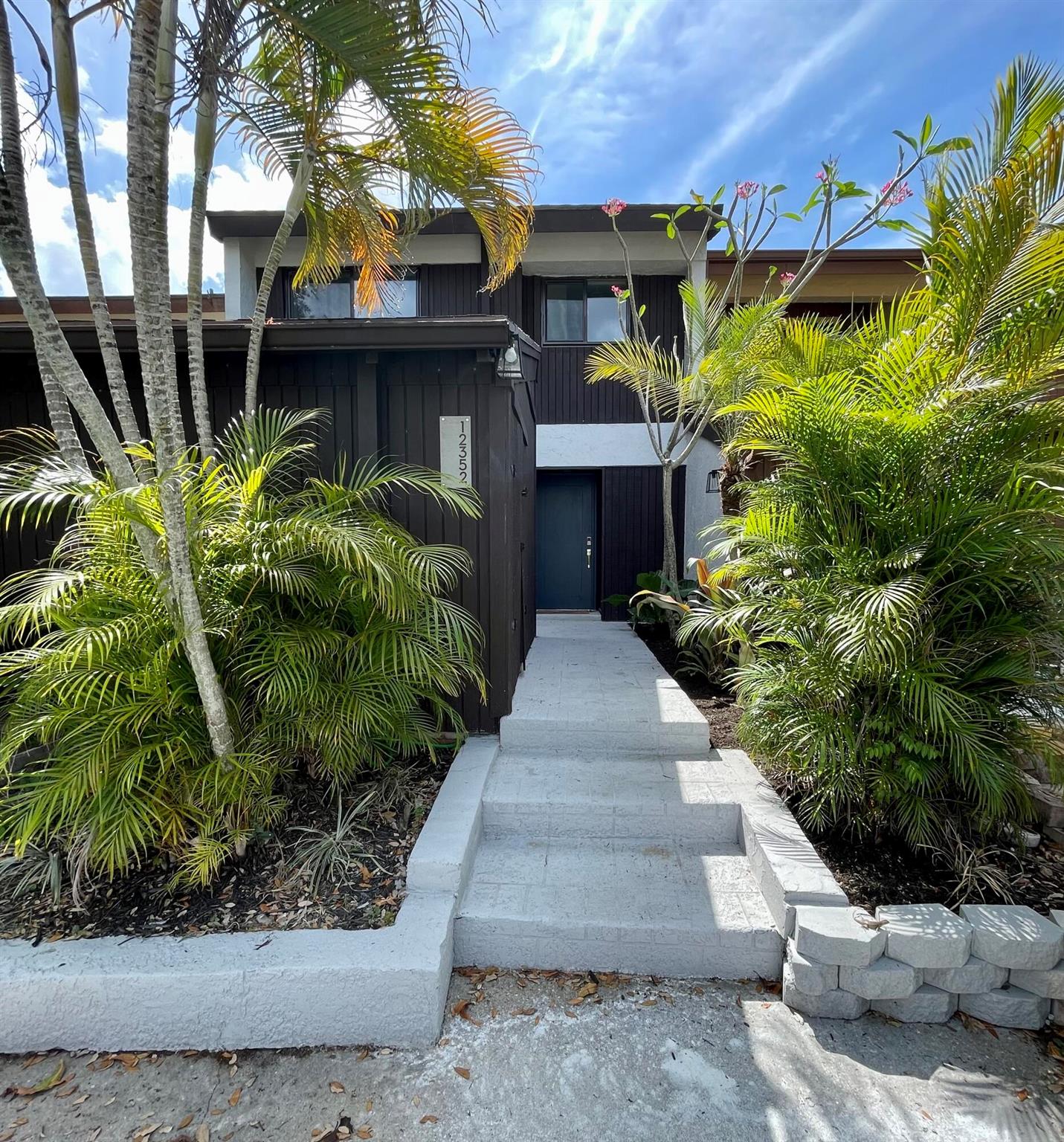 Westhampton Cir, Wellington, FL 33414