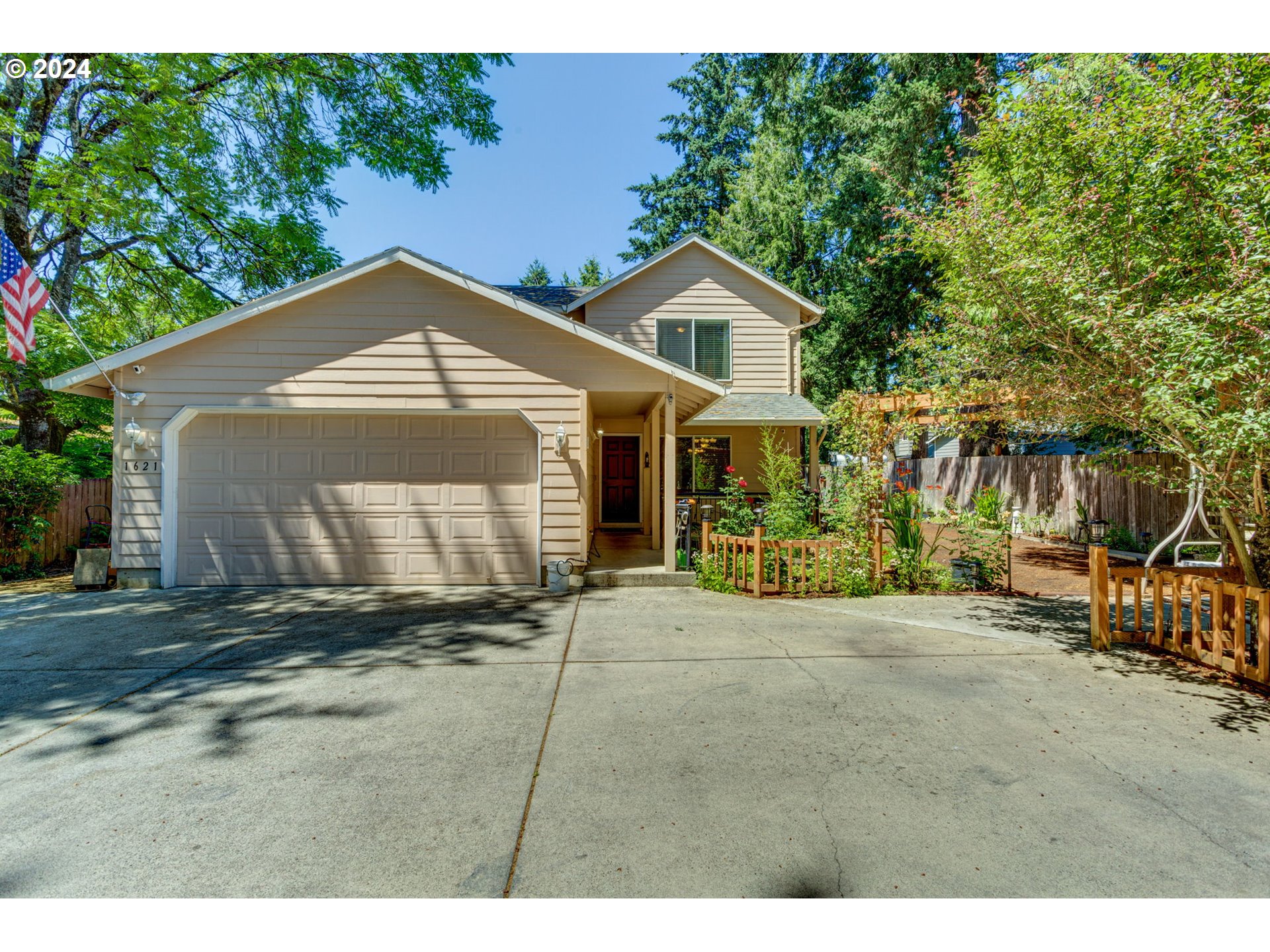 148th Ave, Portland, OR 97233