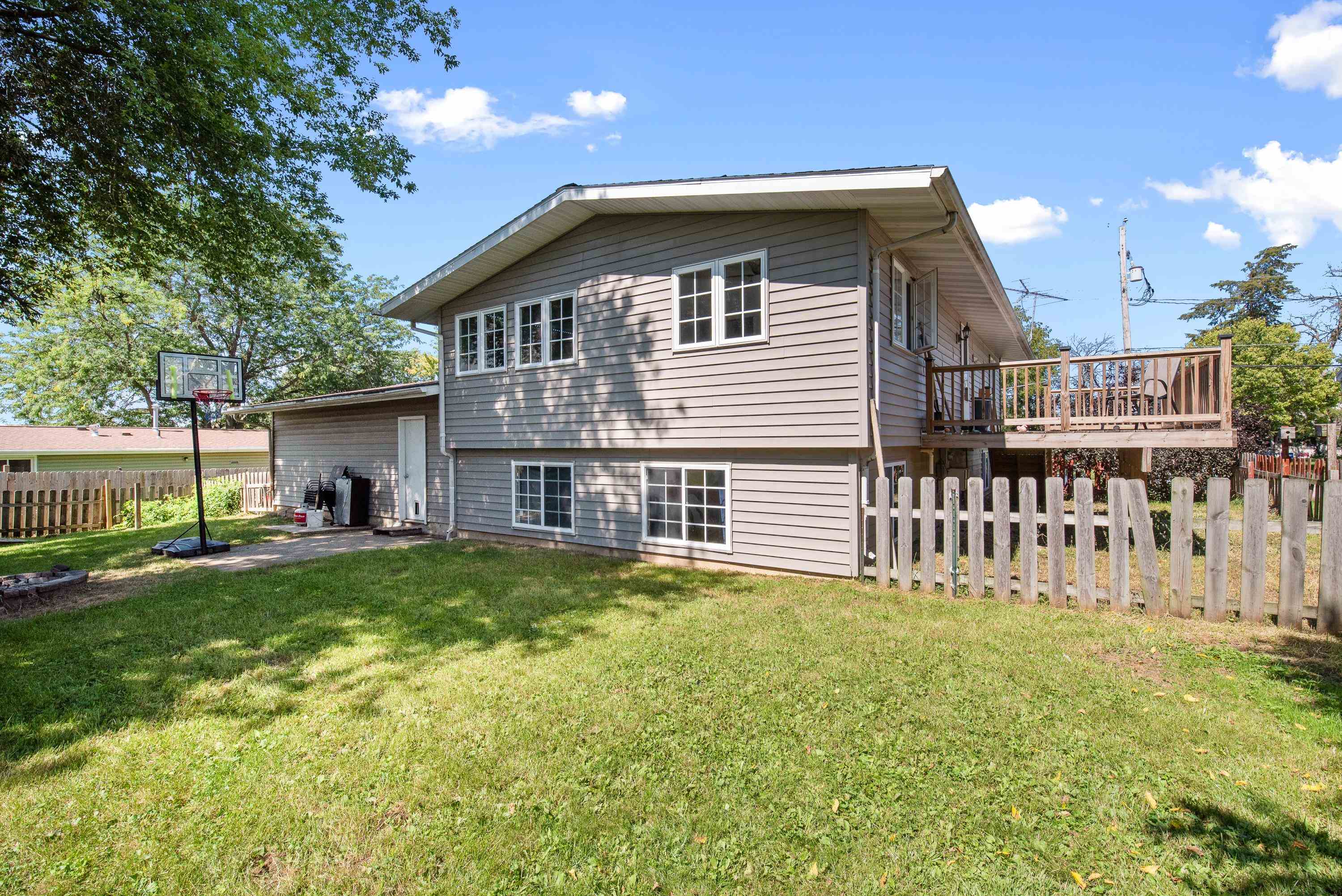 Stone St, Beaver Dam, WI 53916