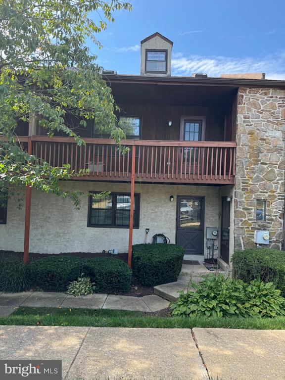 Weedon Ct, West Chester, PA 19380