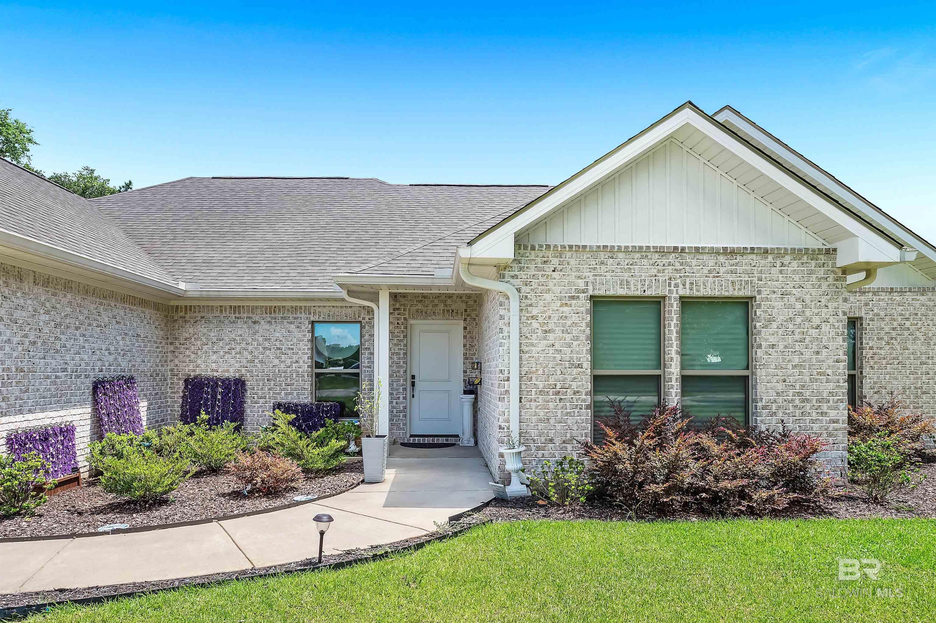 Oakdale Ln, Robertsdale, AL 36567