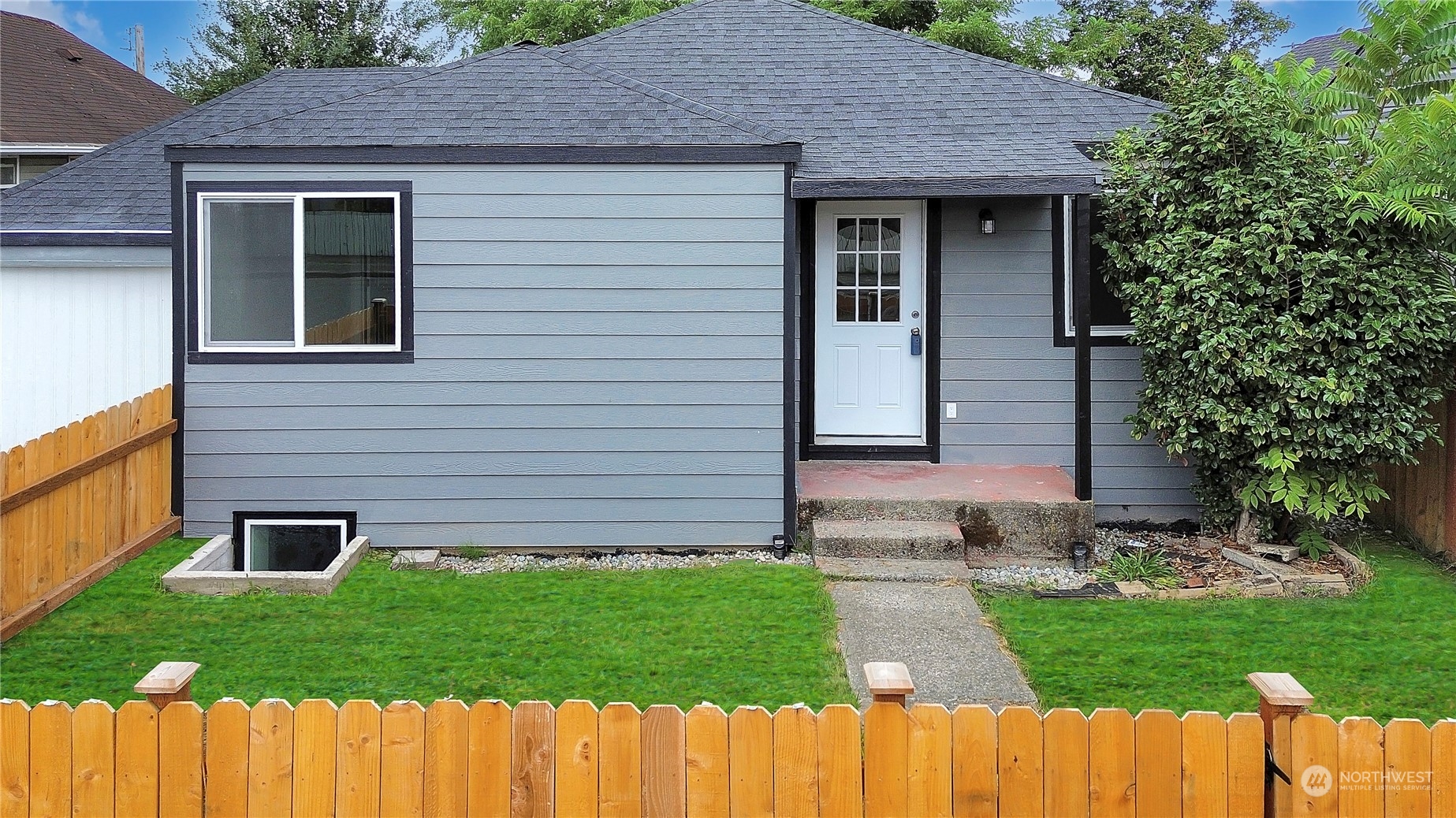 Meadow Ave, Renton, WA 98057