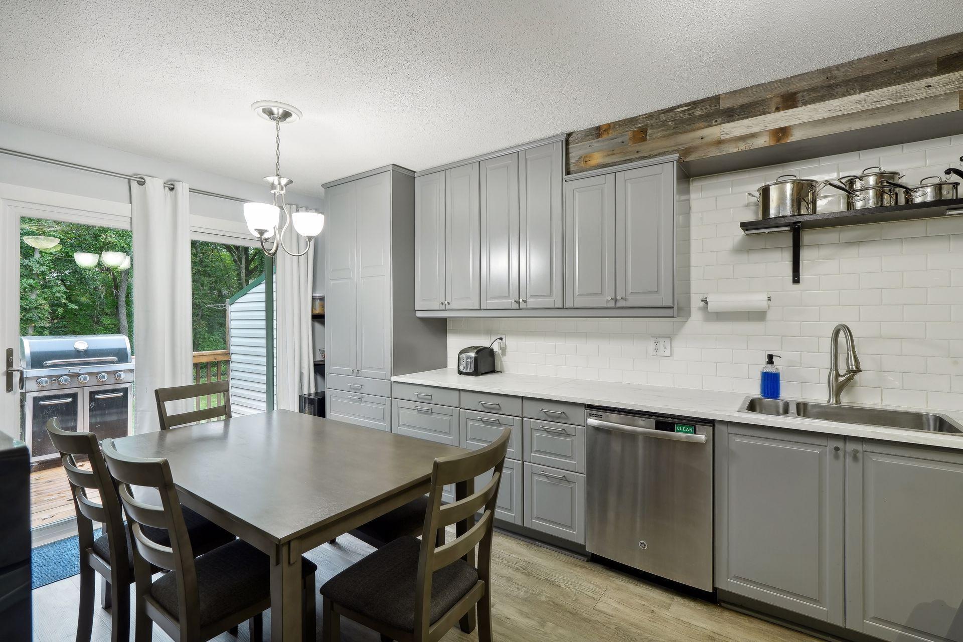 Everton Ave, Saint Paul, MN 55124
