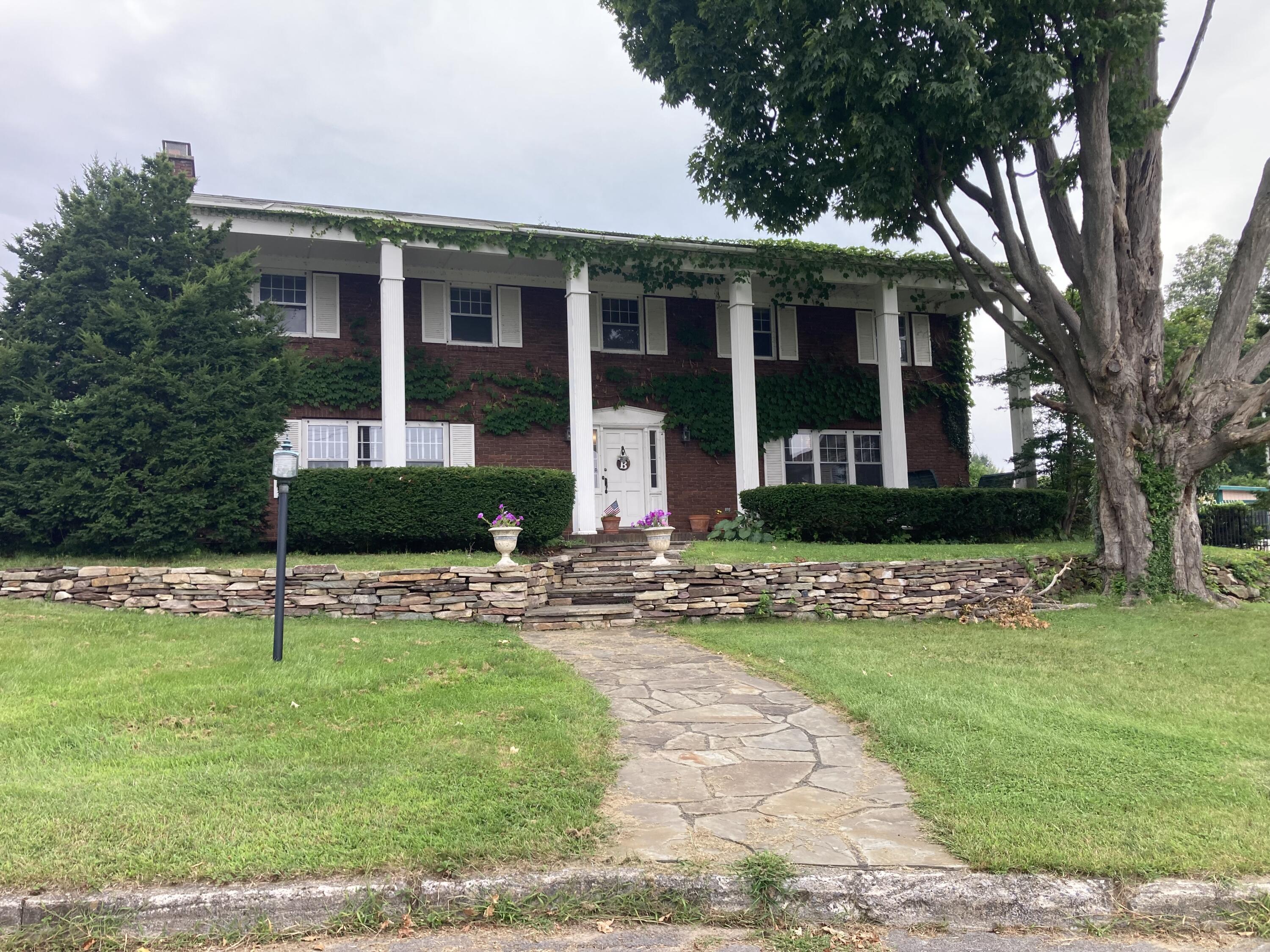 Ada Ct, Plattsburgh, NY 12901