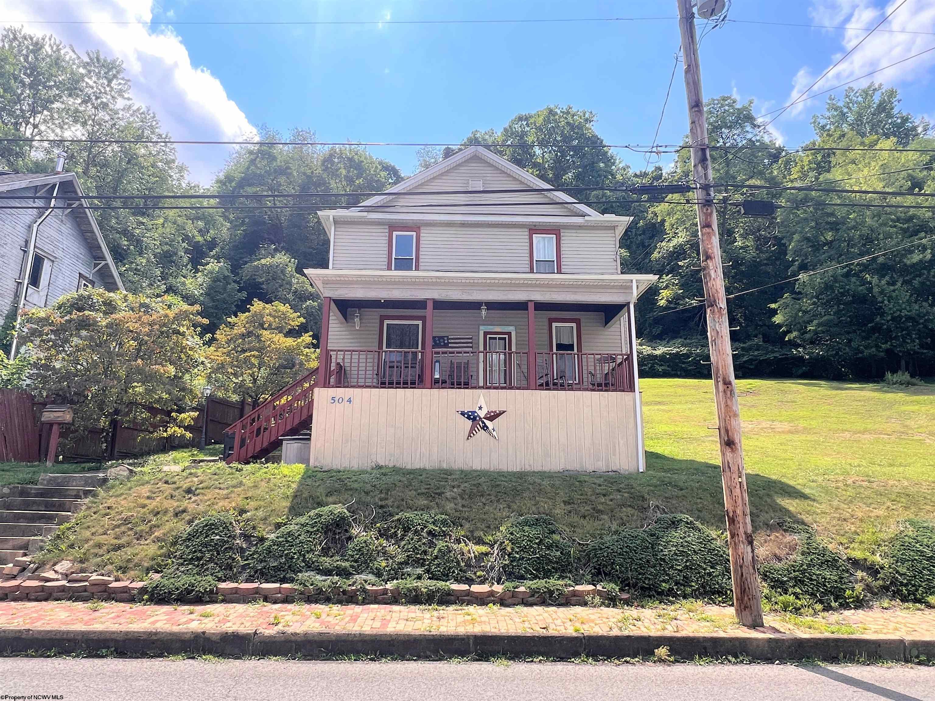 Maple Ave, Grafton, WV 26354