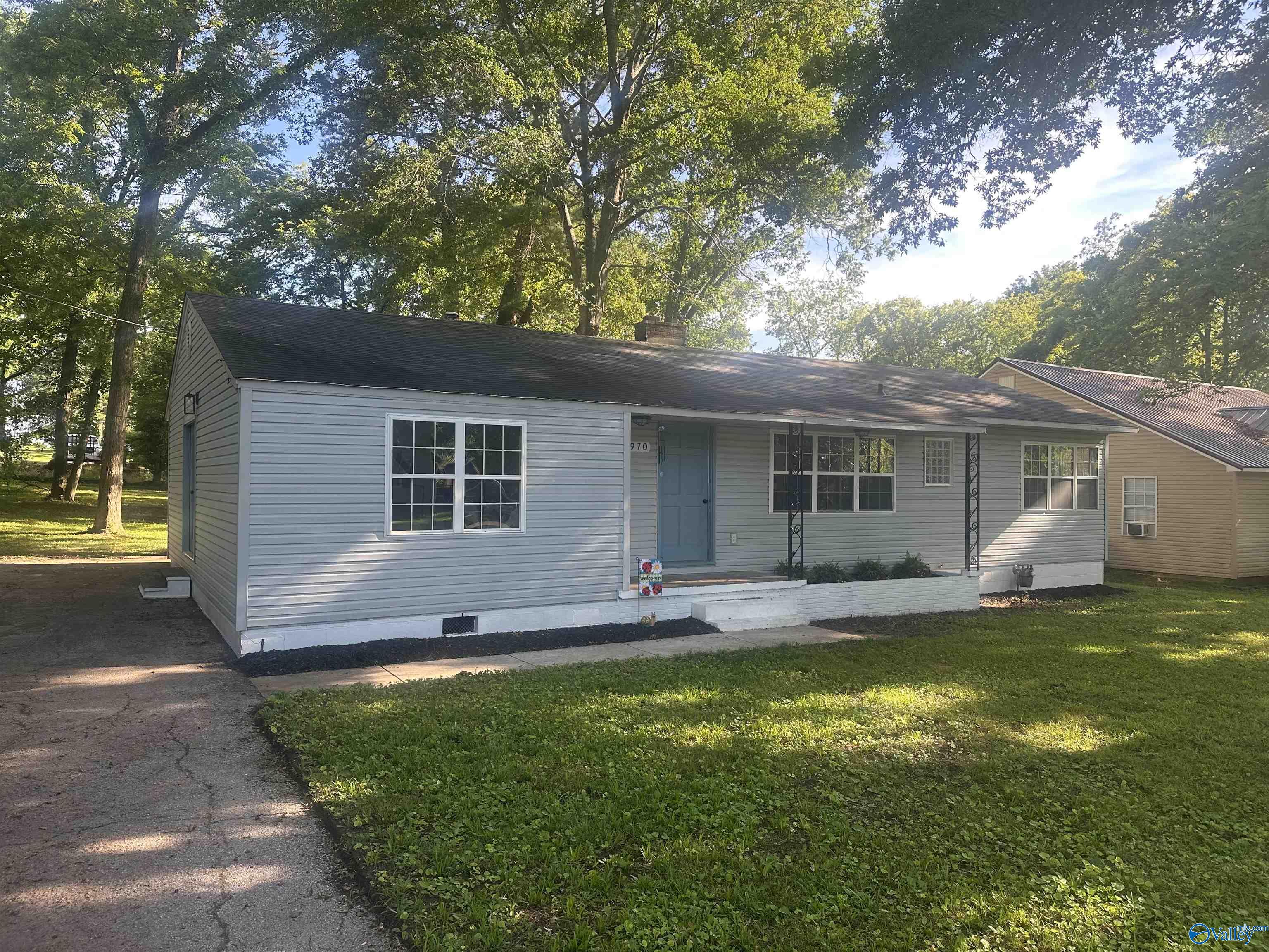 Coffey St, Moulton, AL 35650