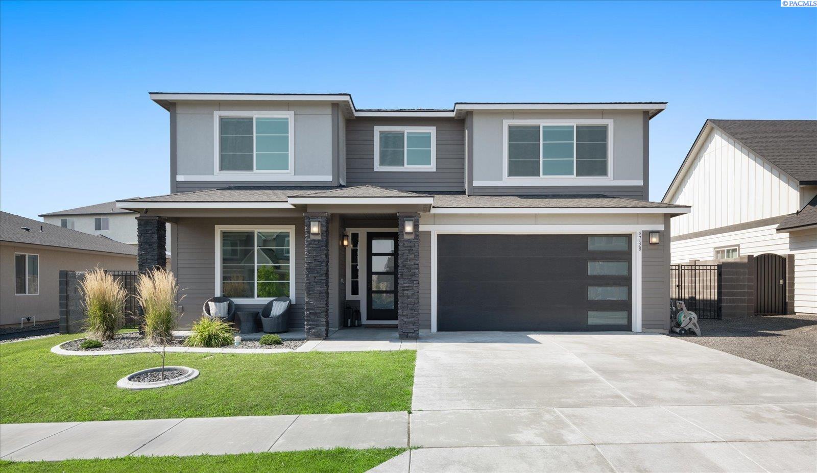 White Dr, Richland, WA 99352