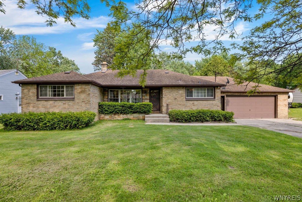 Arnold Dr, North Tonawanda, NY 14120