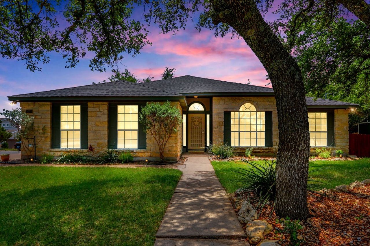 Thunderbird , Lago Vista, TX 78645