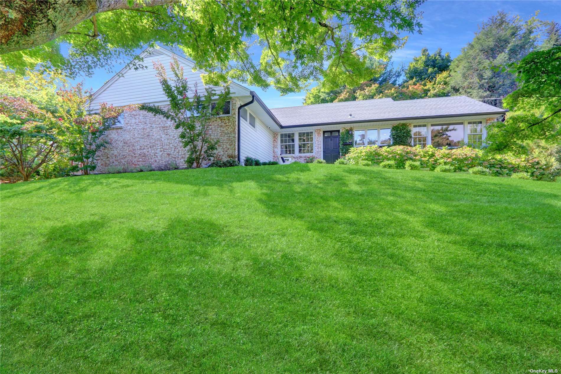 Griffith Ln, Huntington, NY 11743