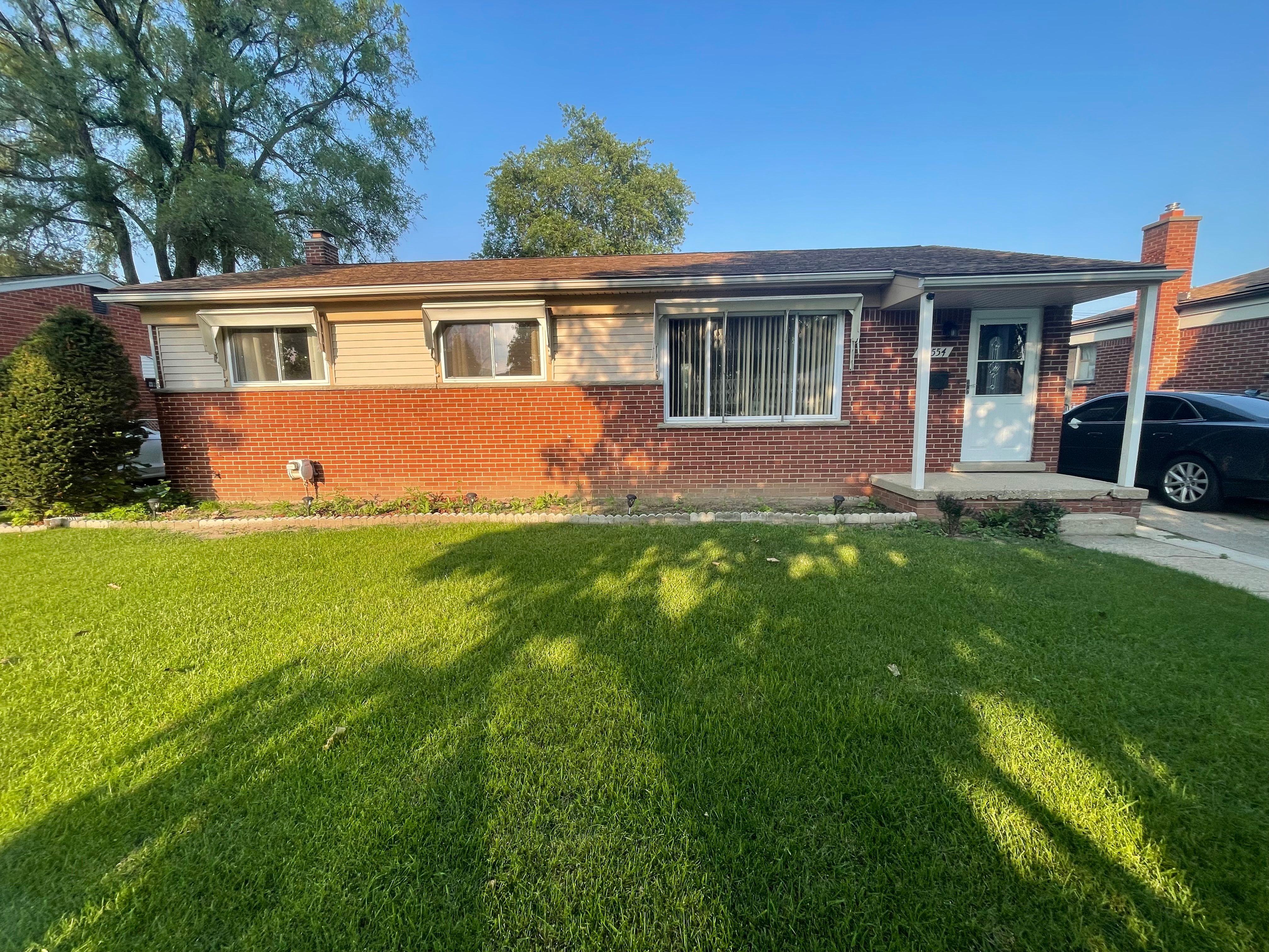 Moulin Ave, Warren, MI 48088