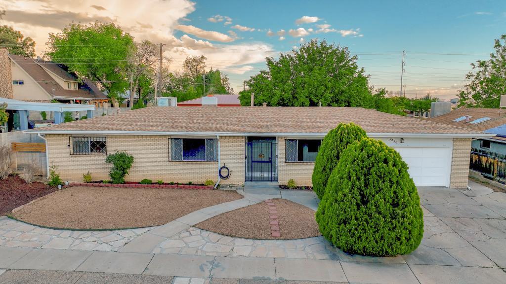Lagrima DE Oro Rd, Albuquerque, NM 87111