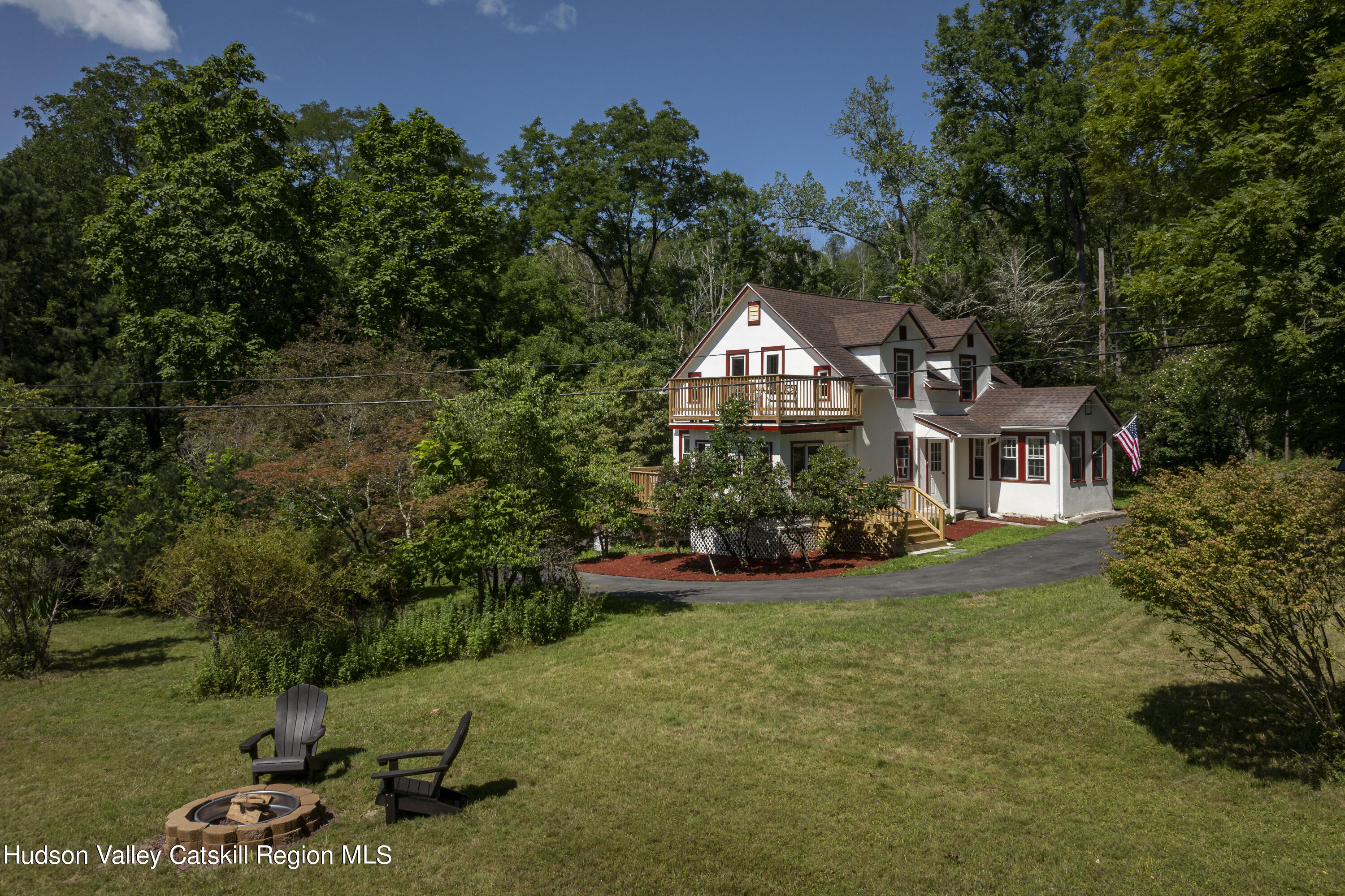 Country Club Rd, Ellenville, NY 12428