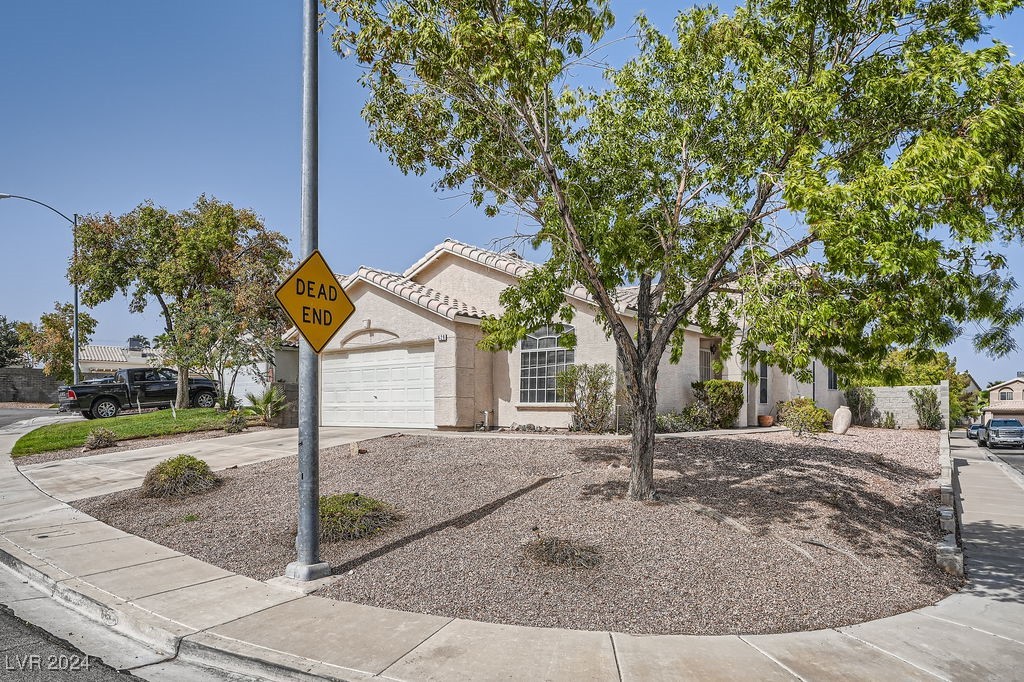 Holly Bush Ct, Henderson, NV 89015