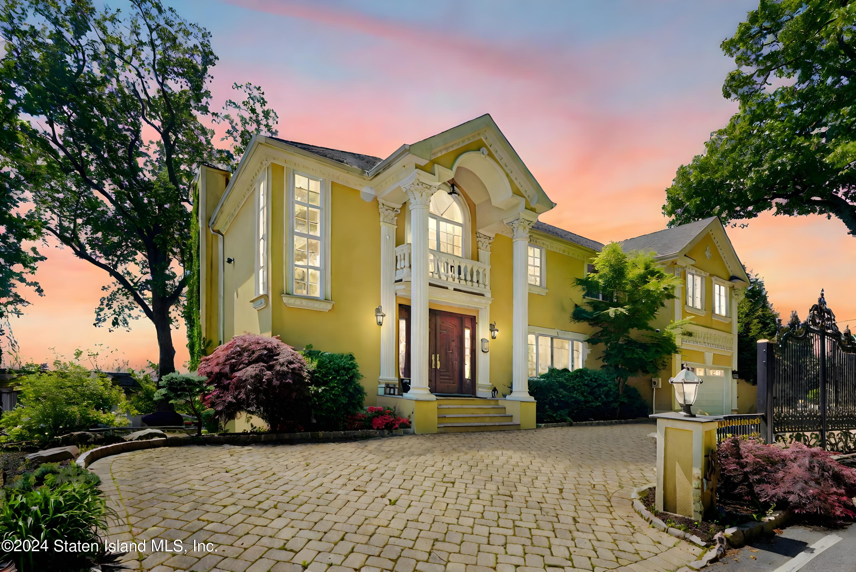 Douglas Rd, Staten Island, NY 10304
