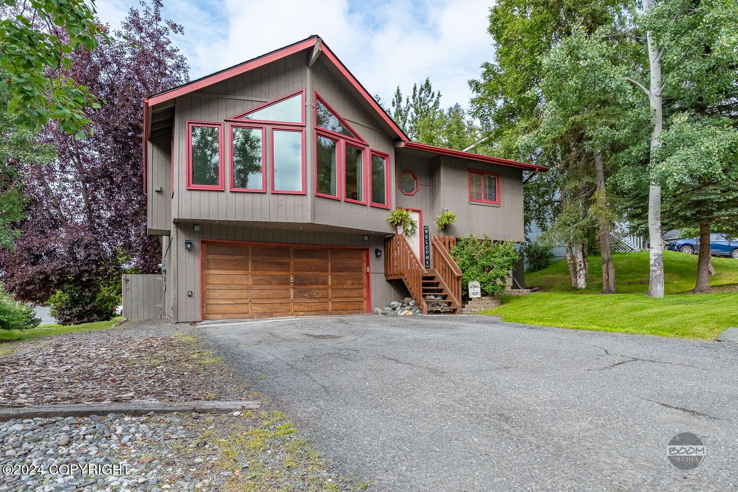 Dome Cir, Eagle River, AK 99577