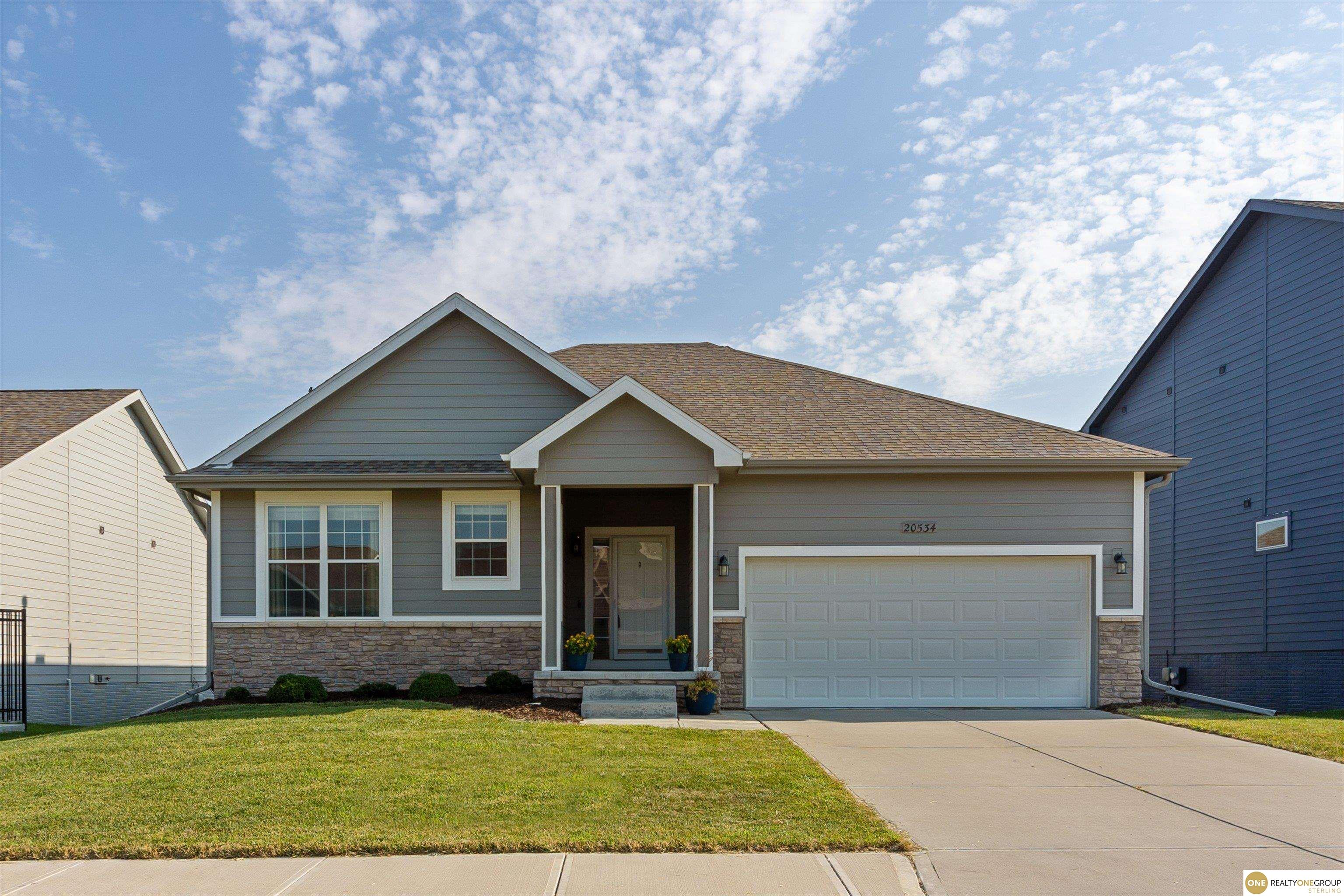 Howe St, Elkhorn, NE 68022