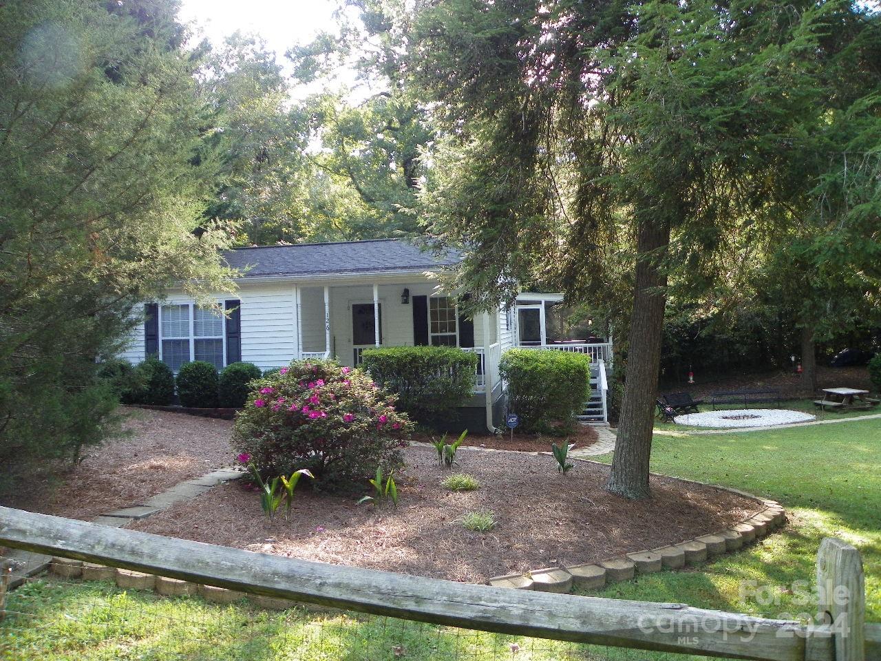 Badin Rd, New London, NC 28127
