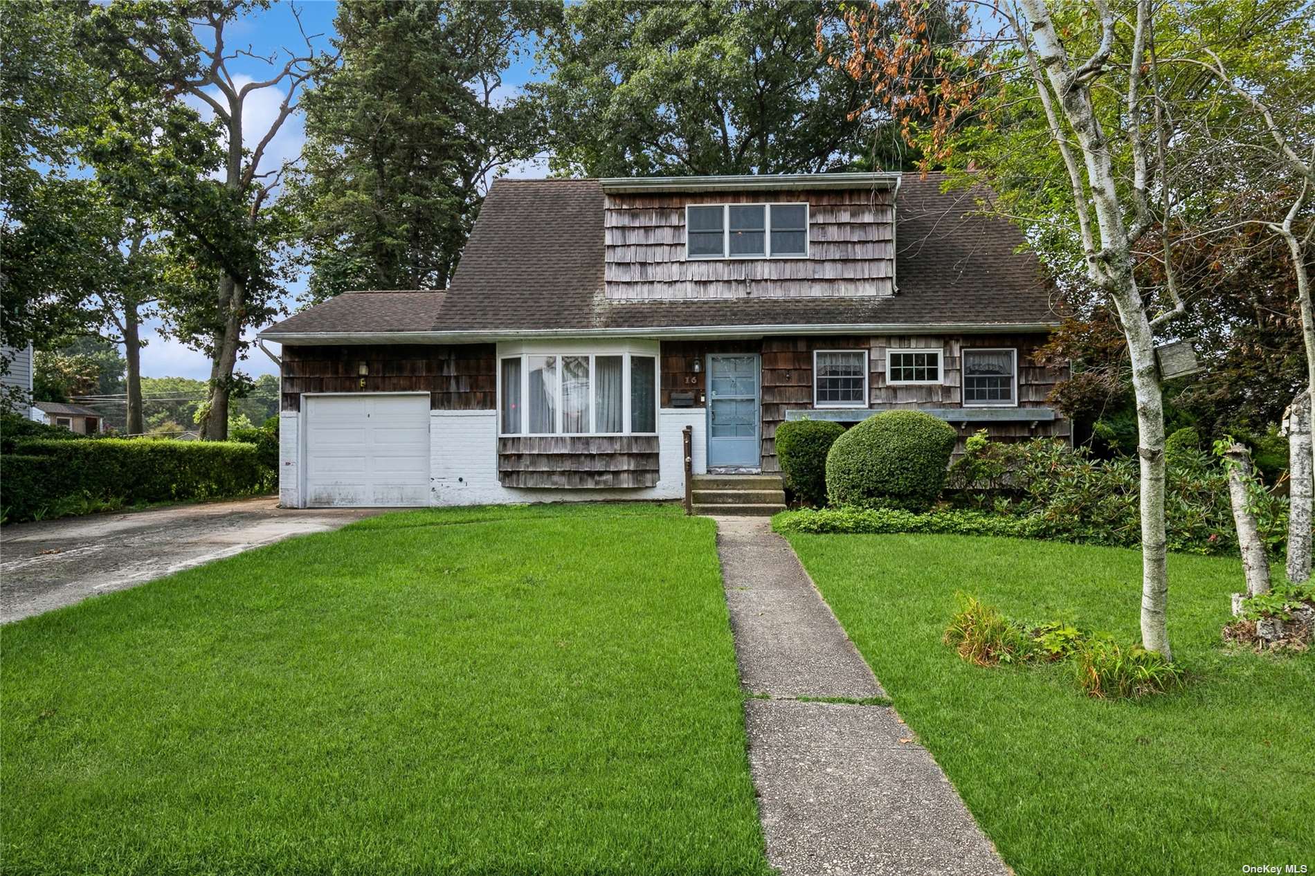 Wayne Pl, Commack, NY 11725