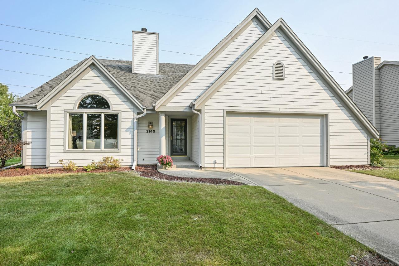 Inverness Dr, Waukesha, WI 53186