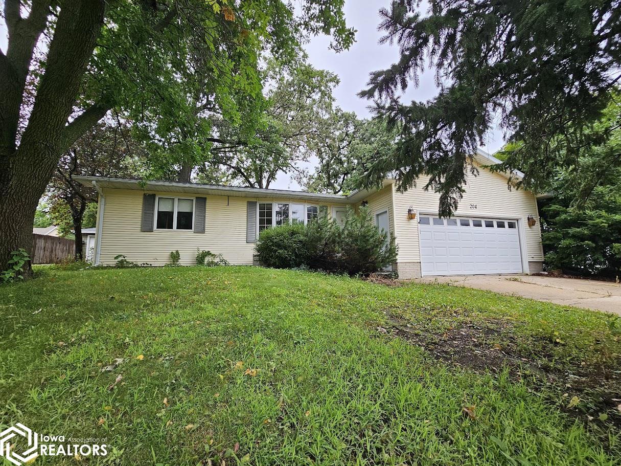 Lincoln St, Lake Mills, IA 50450