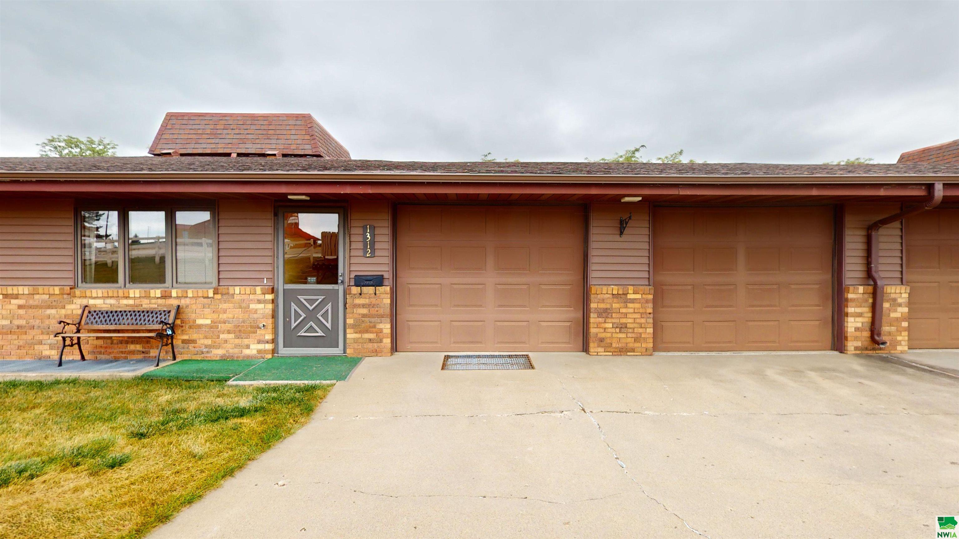 Greta St, Cherokee, IA 51012