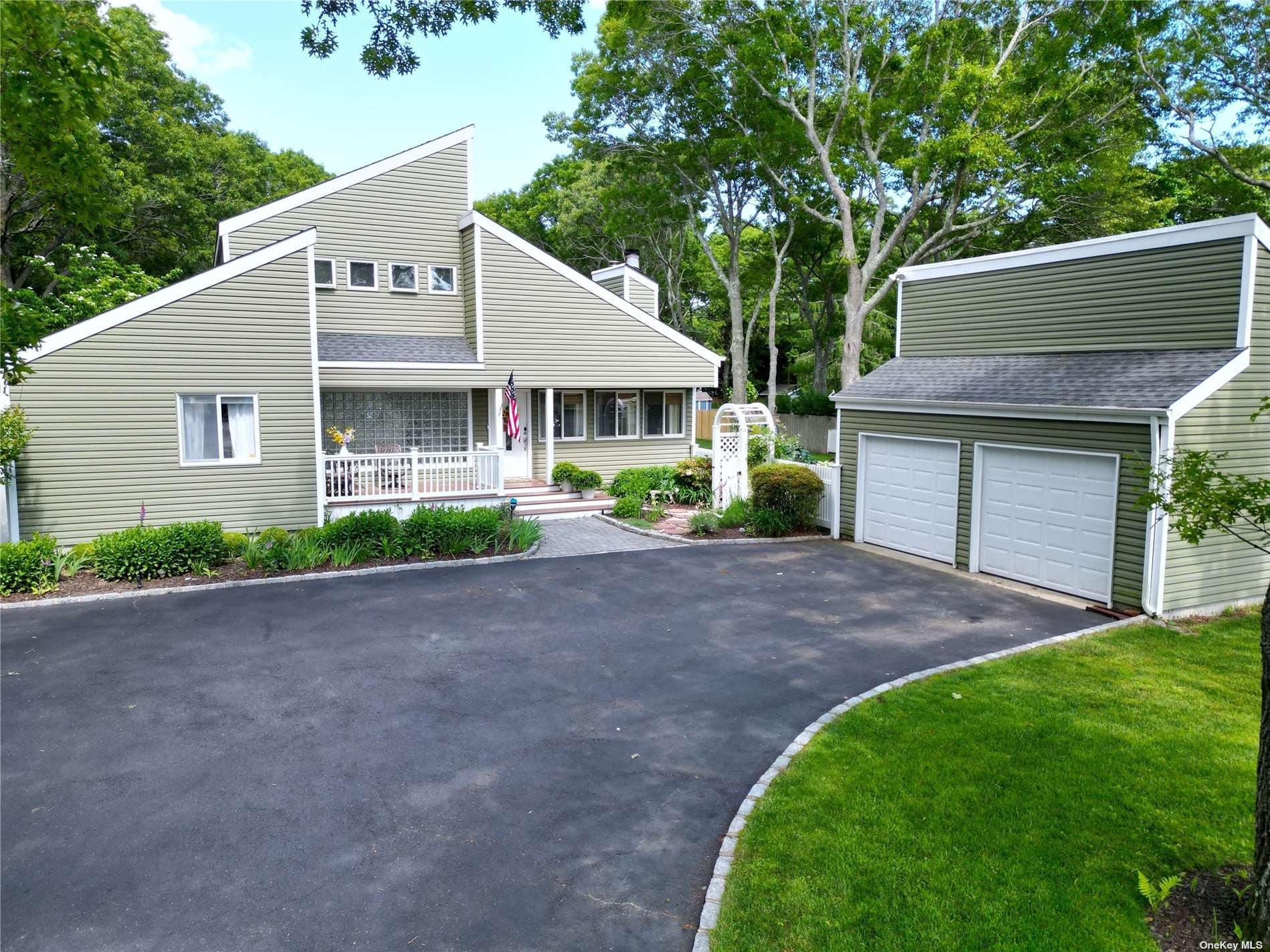Quogue Riverhead Rd, East Quogue, NY 11942