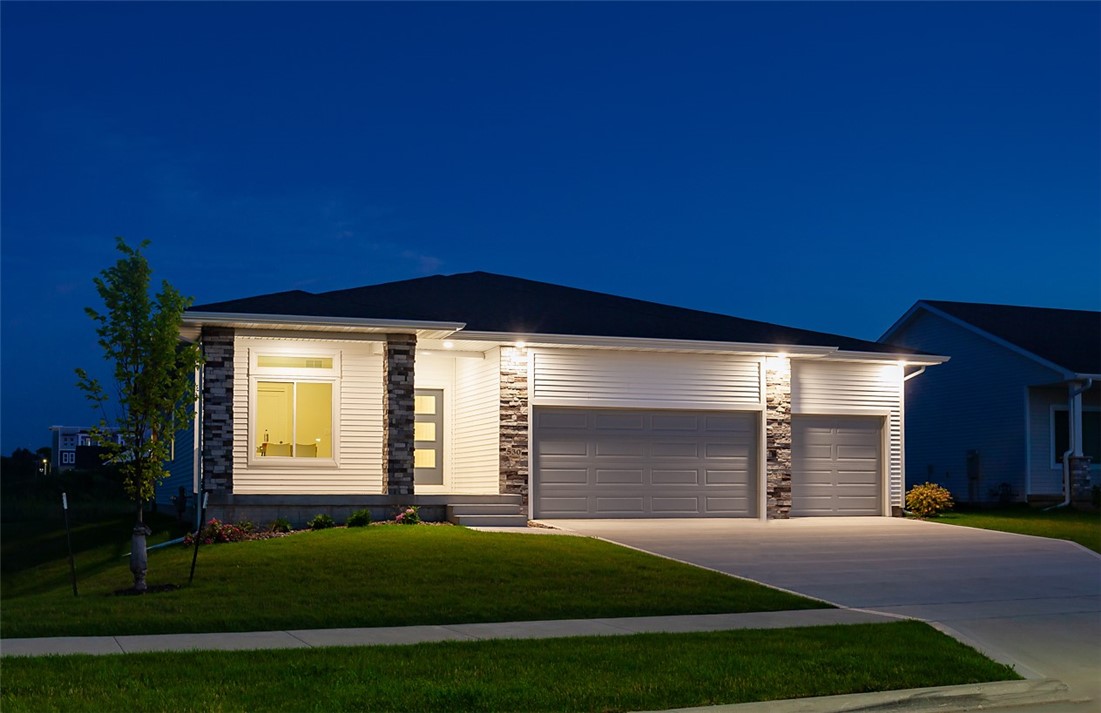 Compass Ave, Waukee, IA 50263