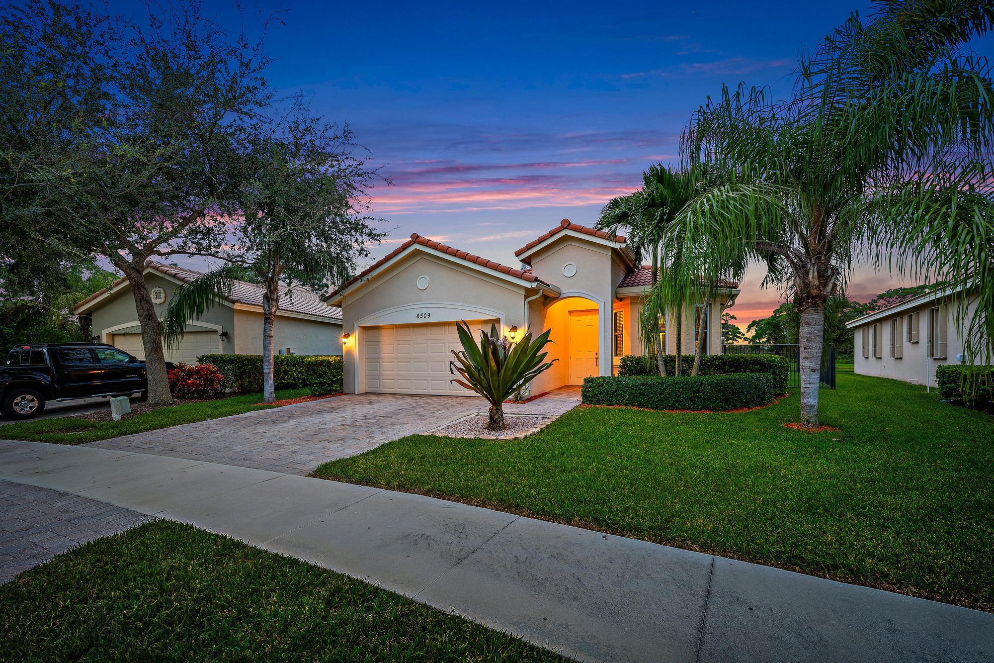 Turn Leaf Trl, Hobe Sound, FL 33455